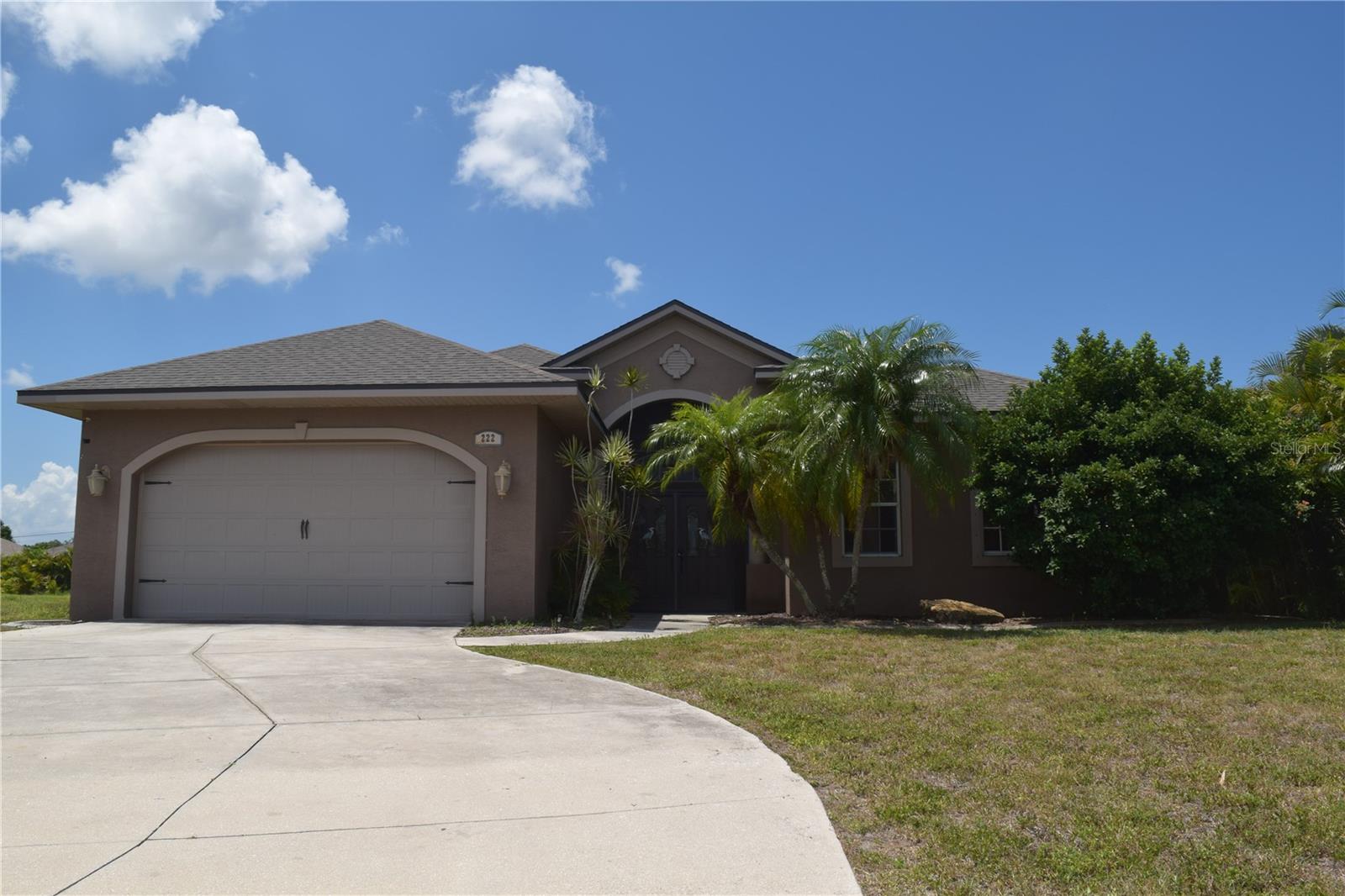 Single Family Residence in ROTONDA WEST, FL - Daniel Dourado