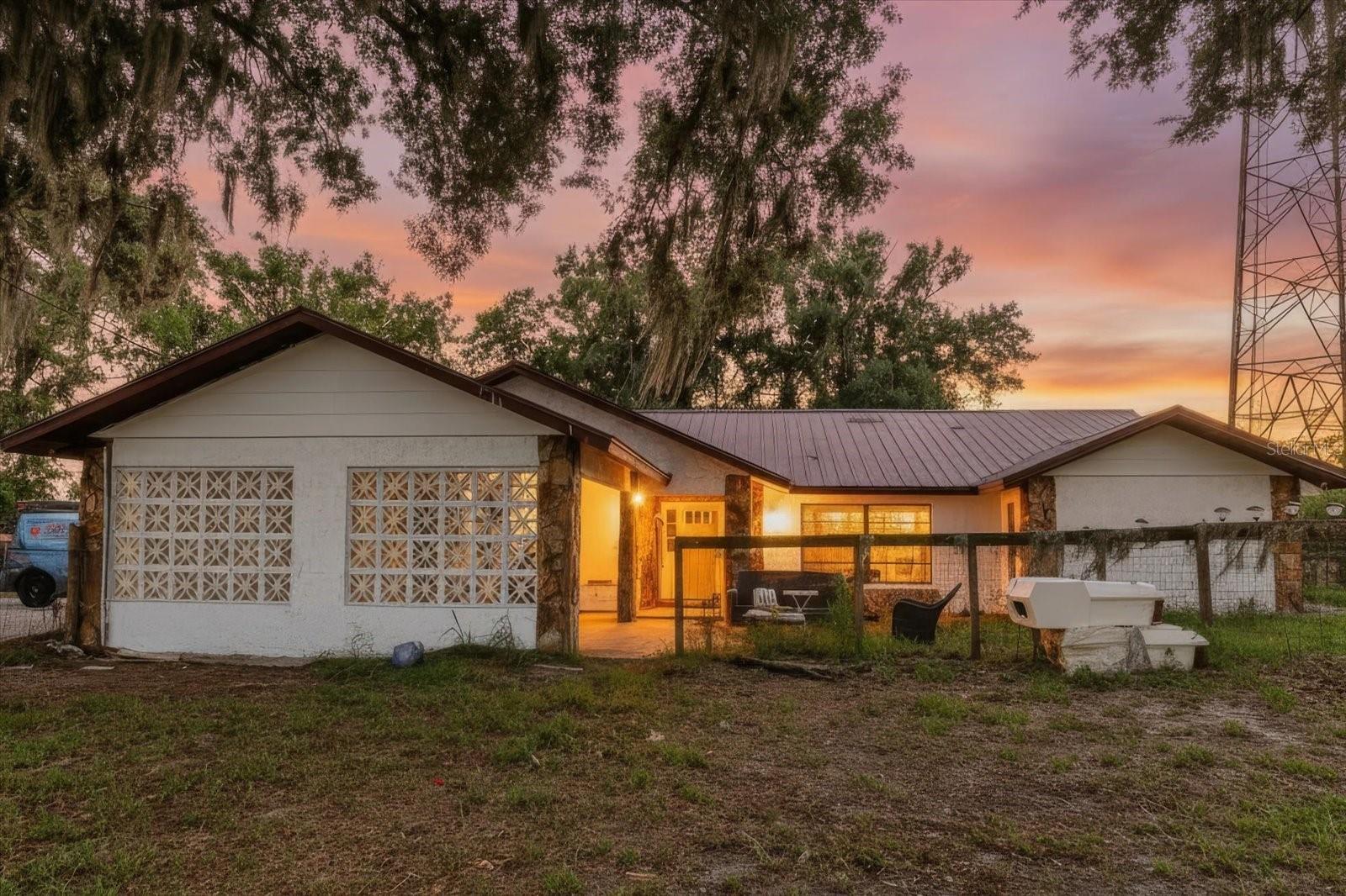 Single Family Residence in WIMAUMA, FL - Daniel Dourado