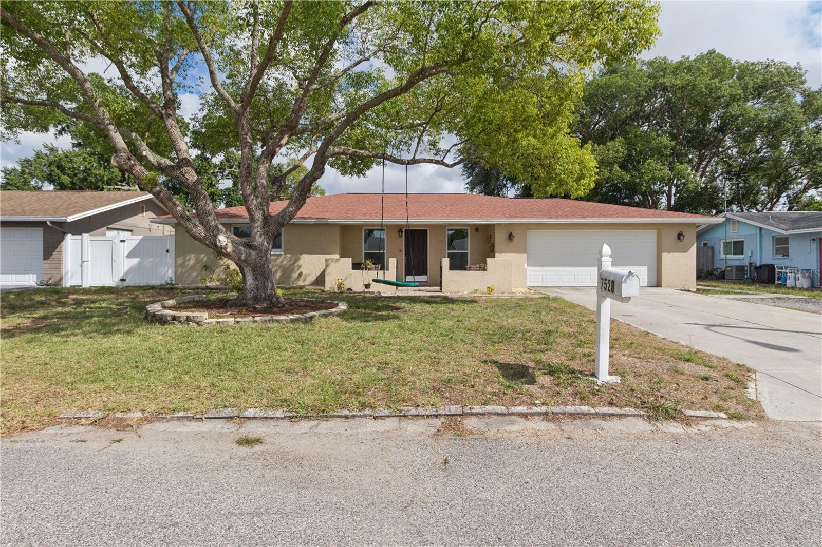 Single Family Residence em PORT RICHEY, FL - Daniel Dourado