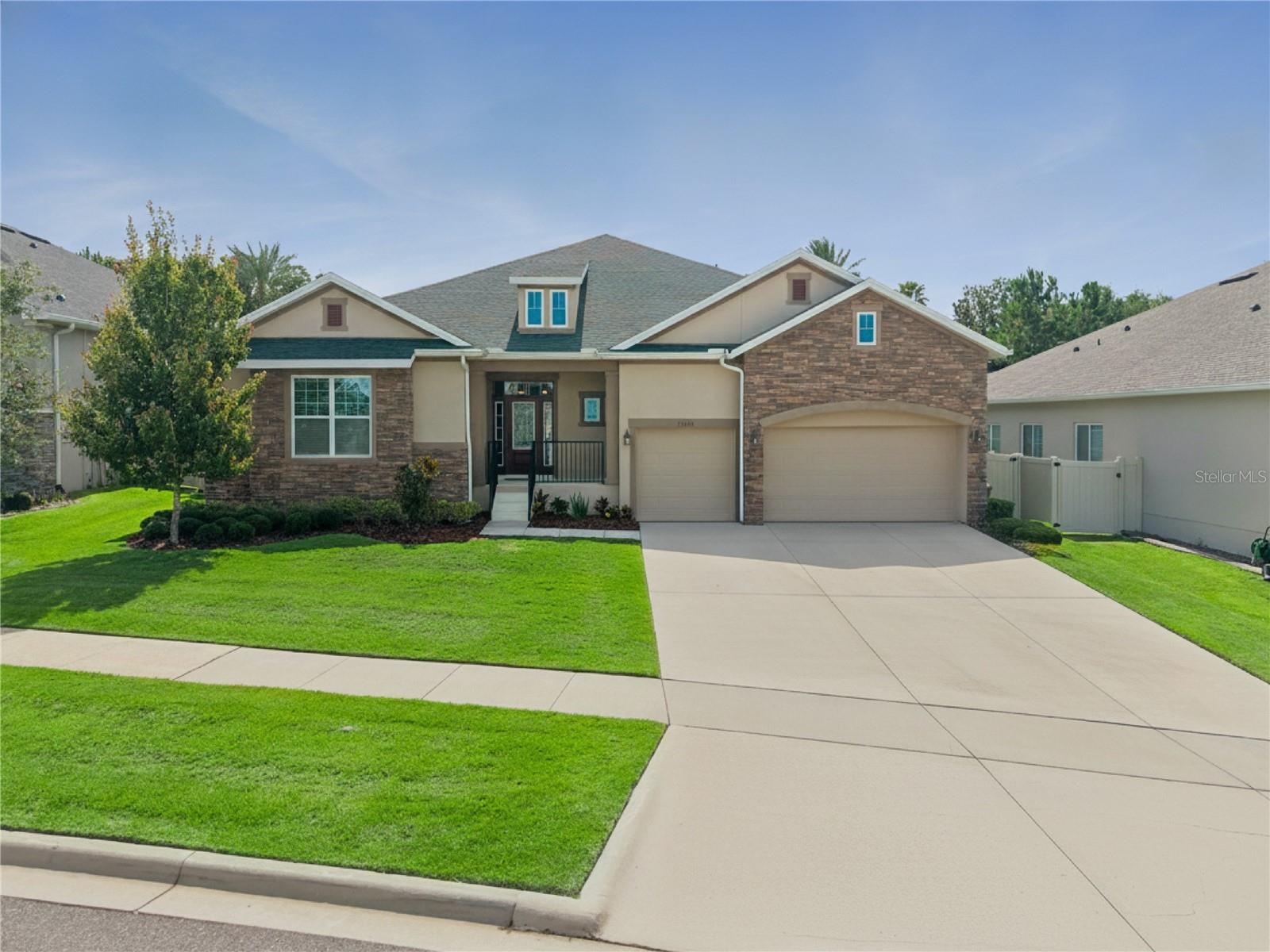 Single Family Residence in CLERMONT, FL - Daniel Dourado