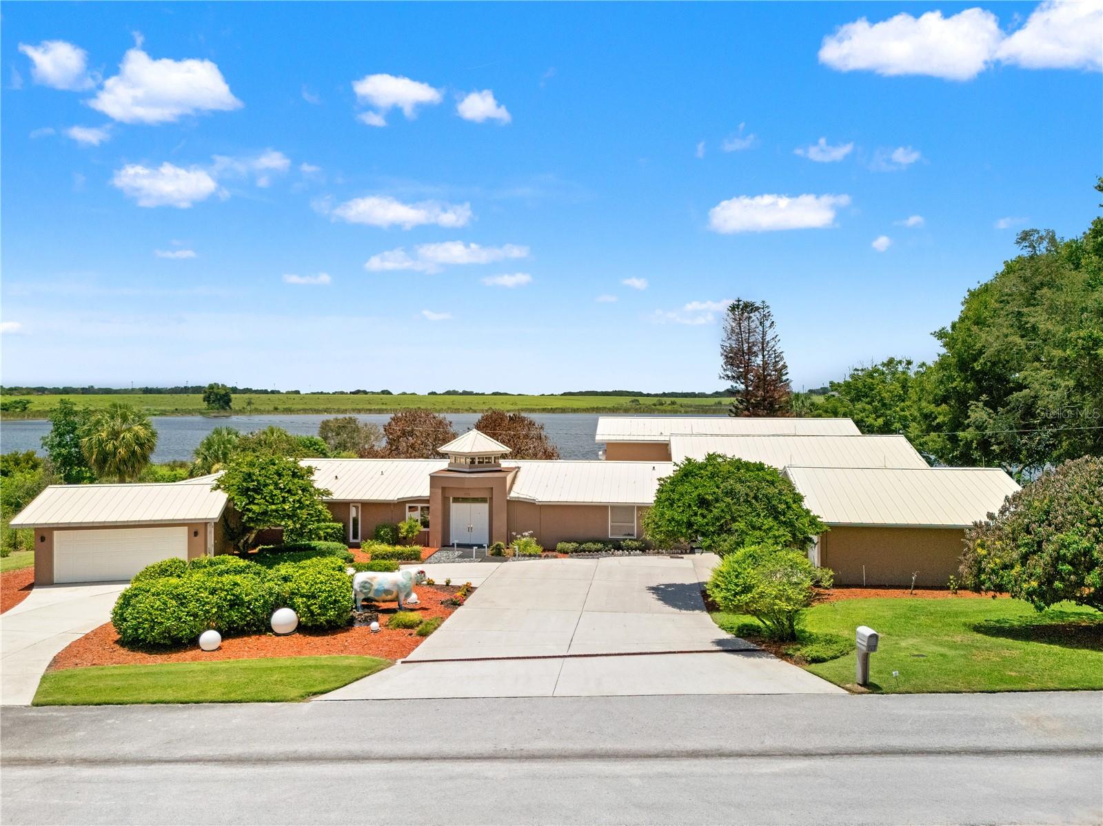 Single Family Residence in LAKE ALFRED, FL - Daniel Dourado