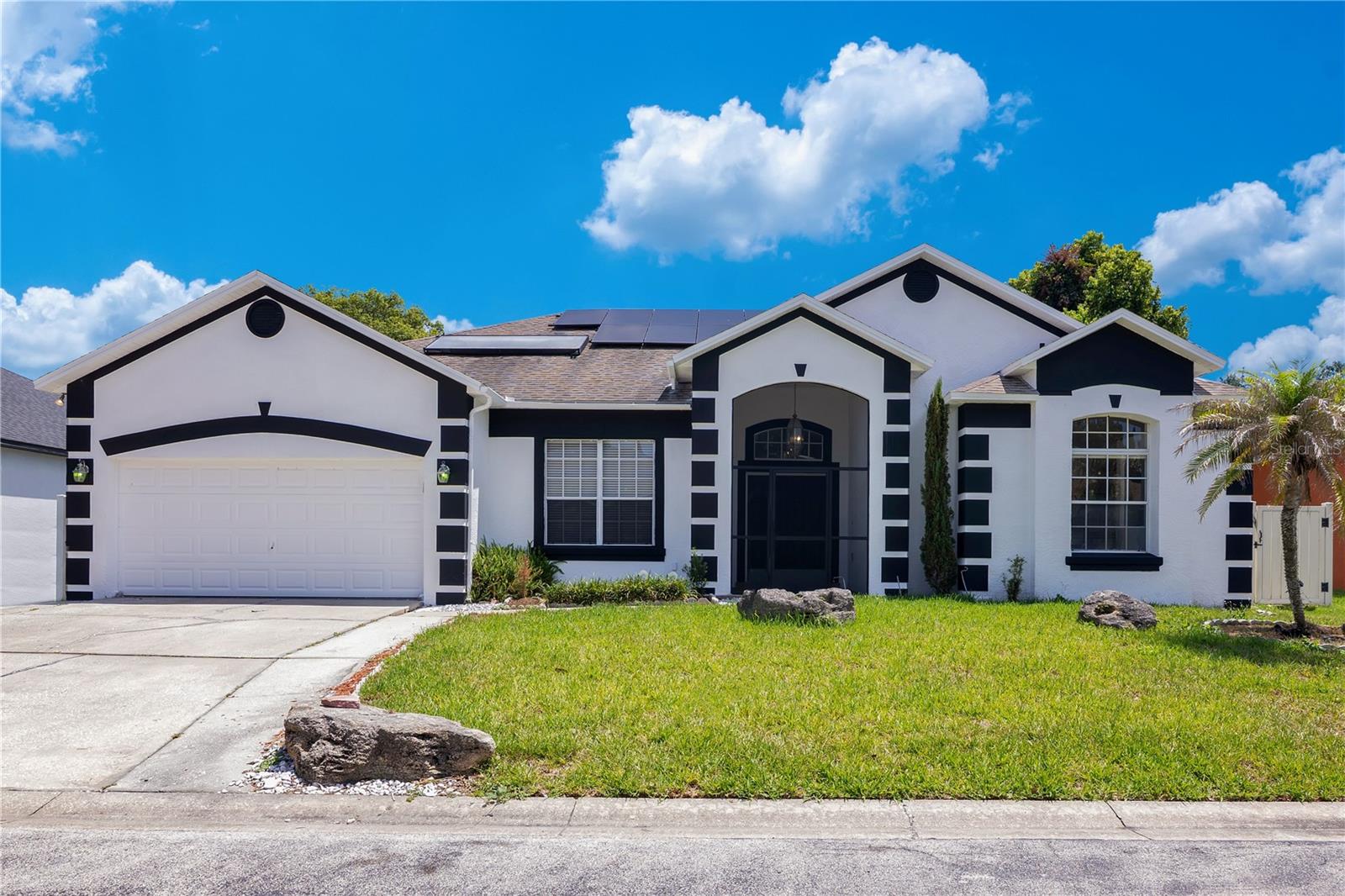 Single Family Residence in DAVENPORT, FL - Daniel Dourado