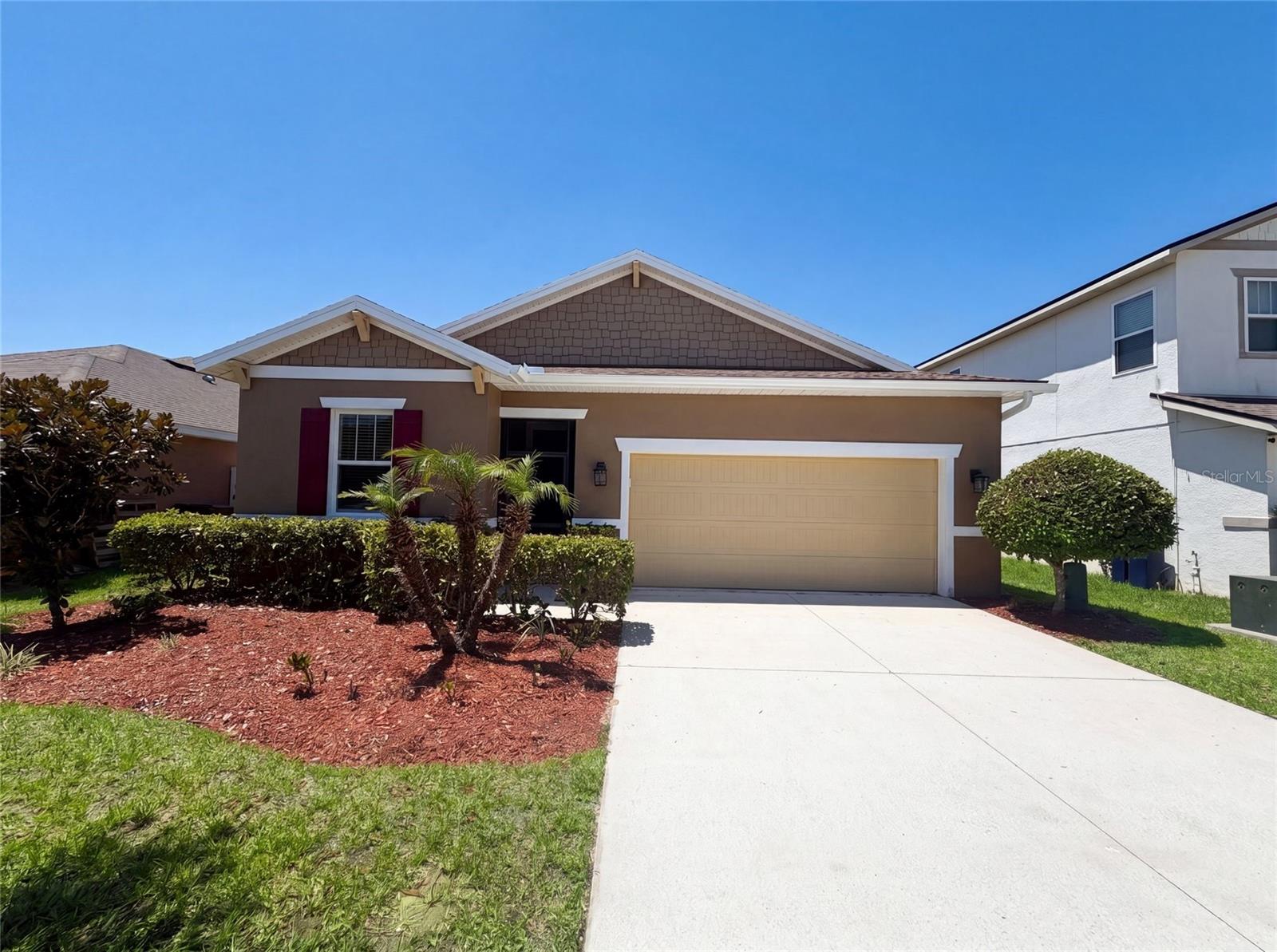 Single Family Residence in DAVENPORT, FL - Daniel Dourado