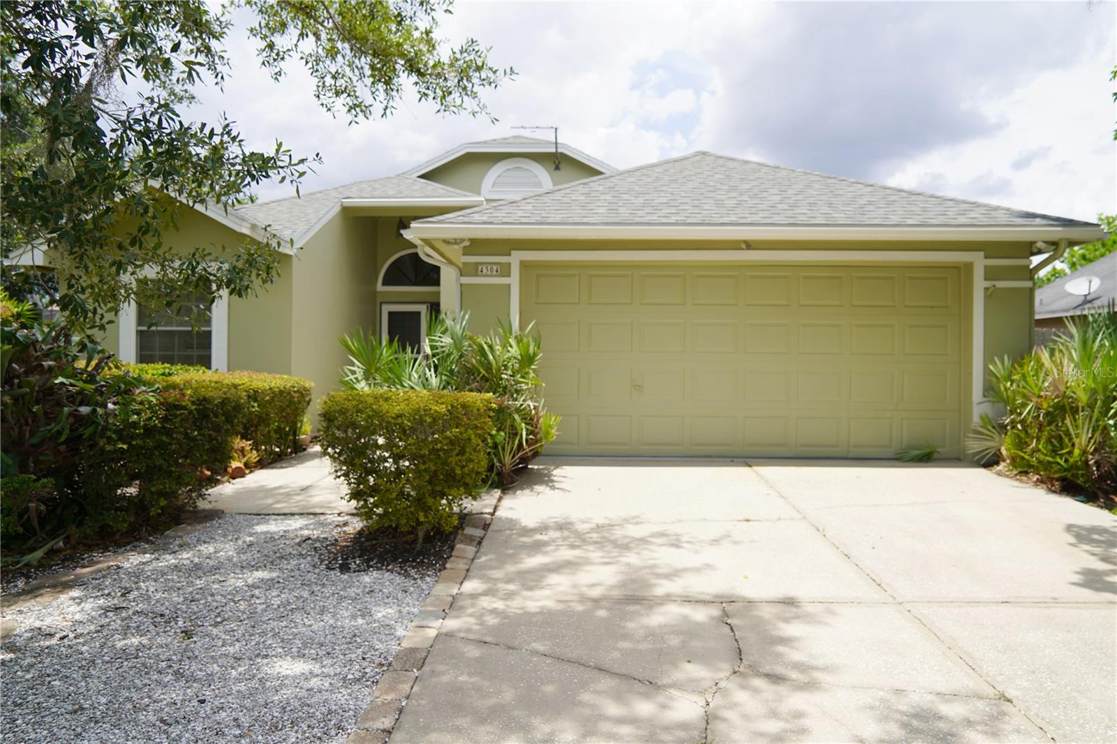 Single Family Residence in PLANT CITY, FL - Daniel Dourado
