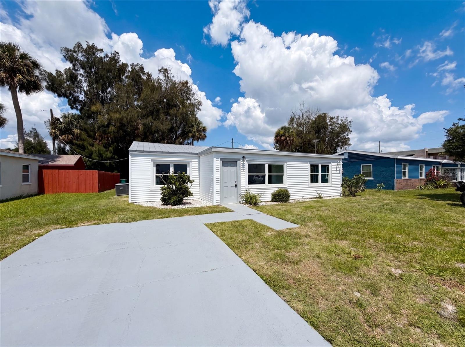 Single Family Residence in MELBOURNE, FL - Daniel Dourado