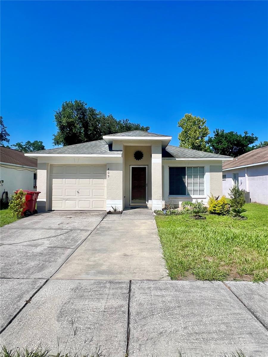 Single Family Residence in PLANT CITY, FL - Daniel Dourado