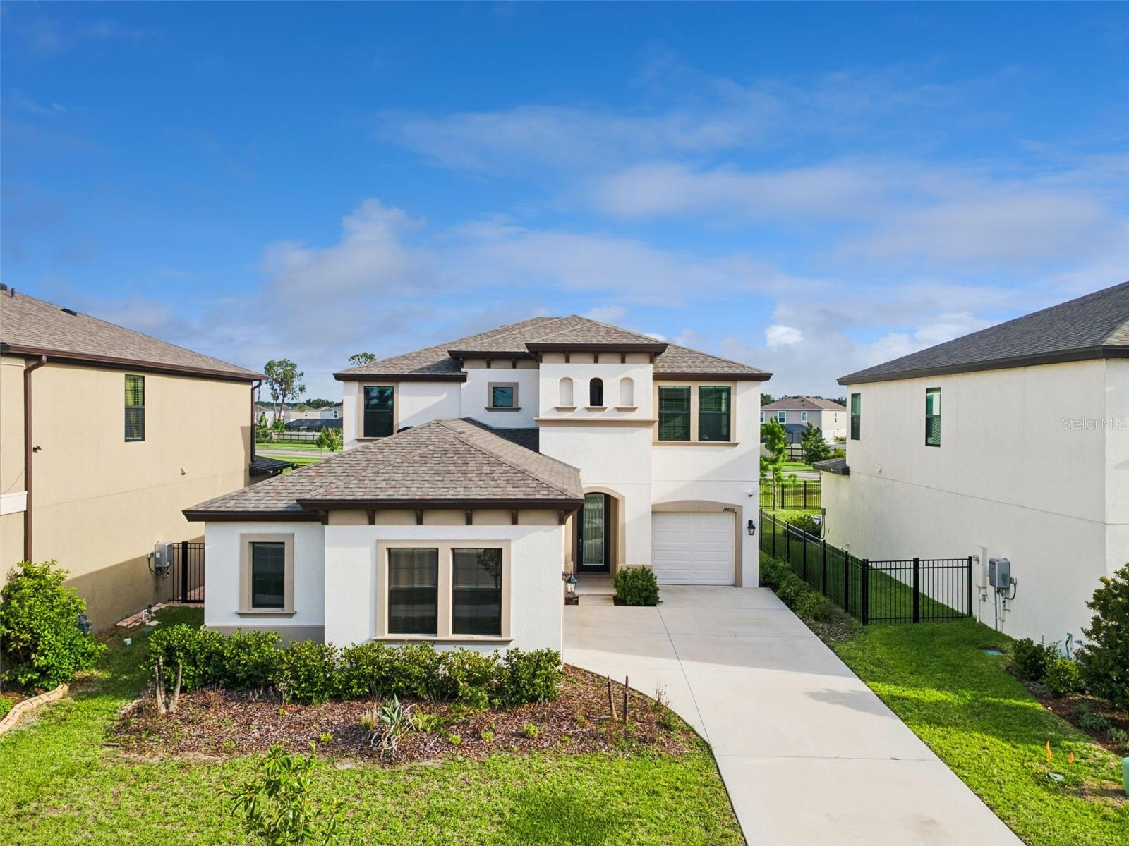 Single Family Residence in LITHIA, FL - Daniel Dourado