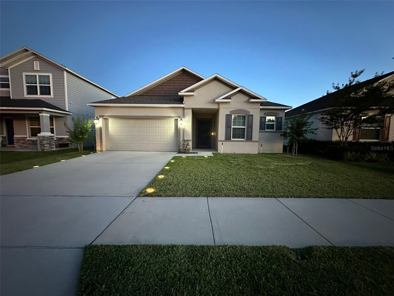 Single Family Residence in DELAND, FL - Daniel Dourado