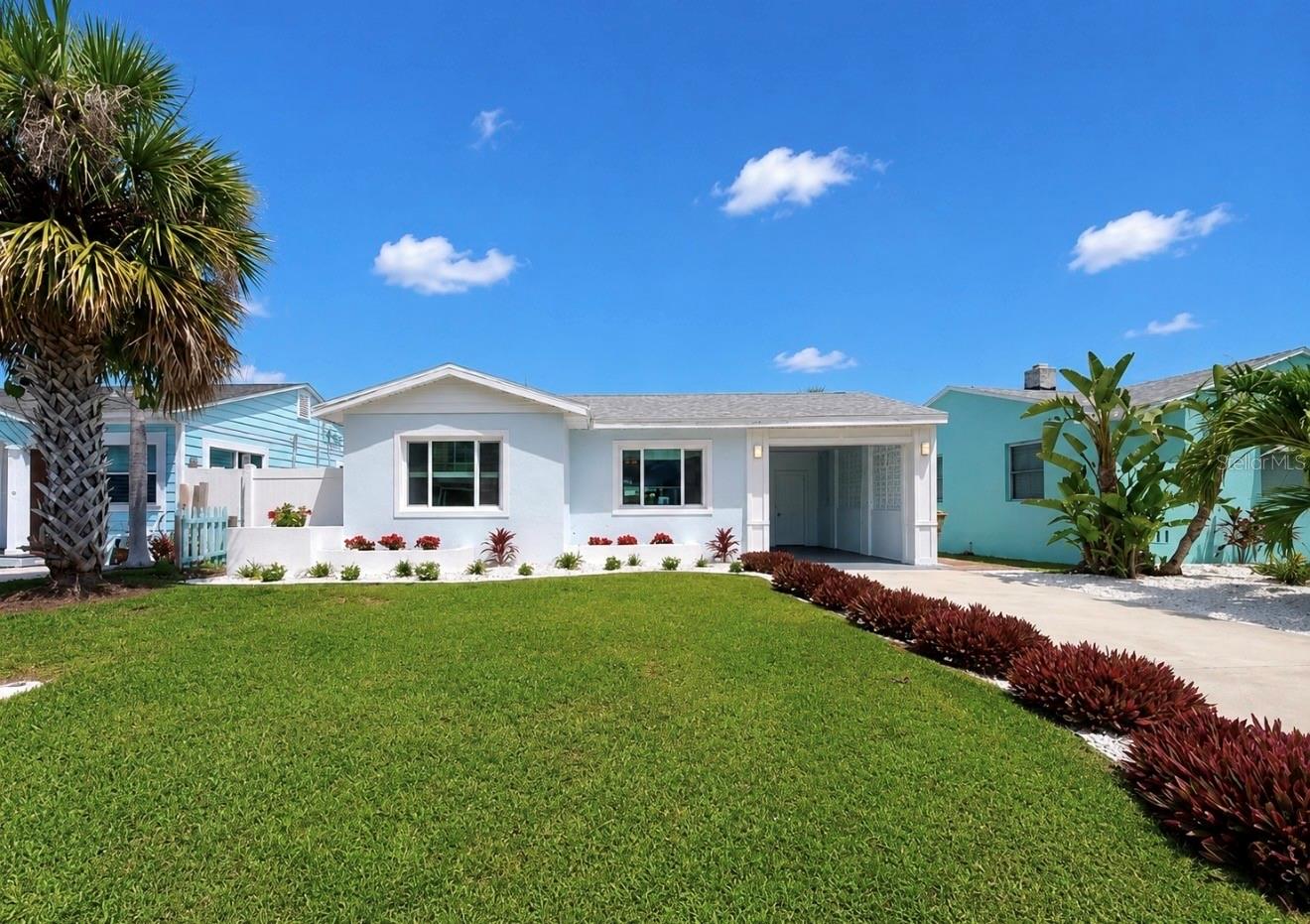 Single Family Residence em MADEIRA BEACH, FL - Daniel Dourado
