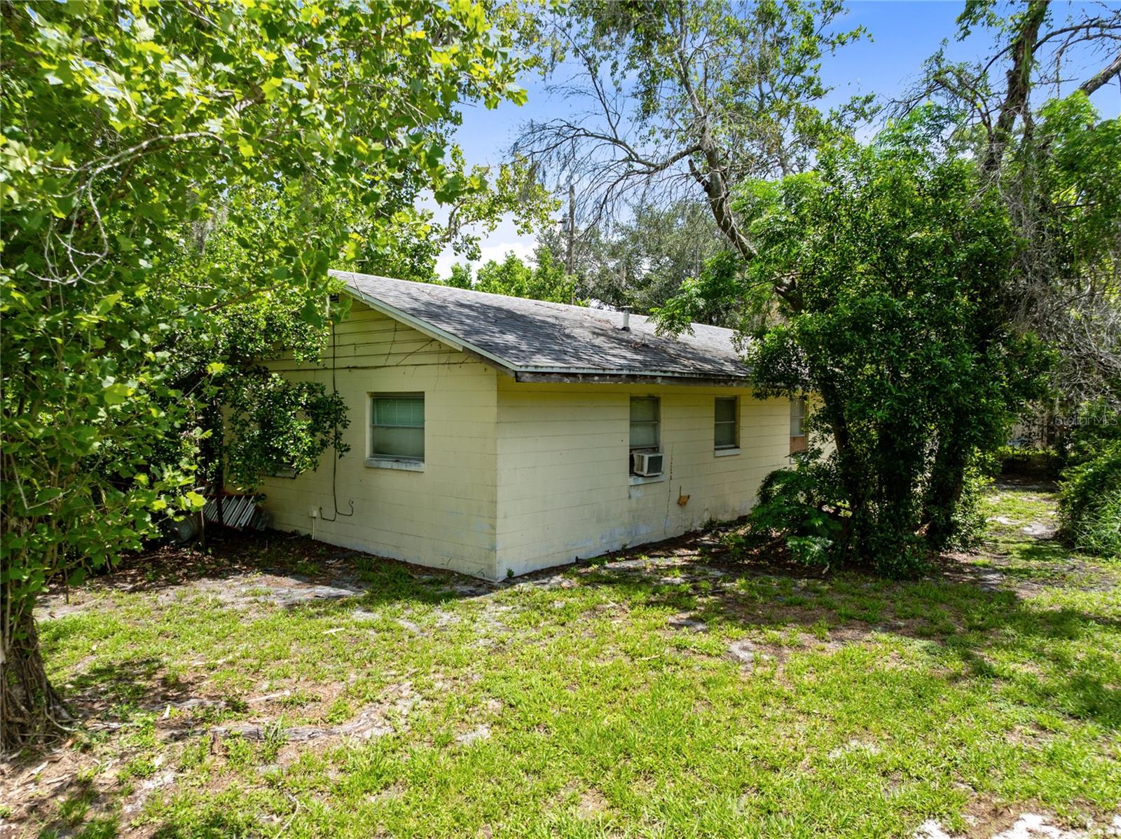 Single Family Residence in LONGWOOD, FL - Daniel Dourado