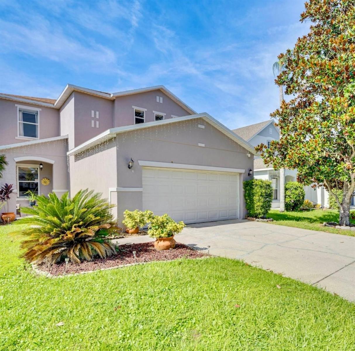 Single Family Residence in DAVENPORT, FL - Daniel Dourado