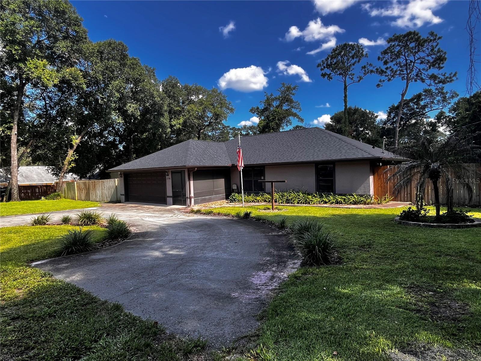 Single Family Residence em ORANGE CITY, FL - Daniel Dourado