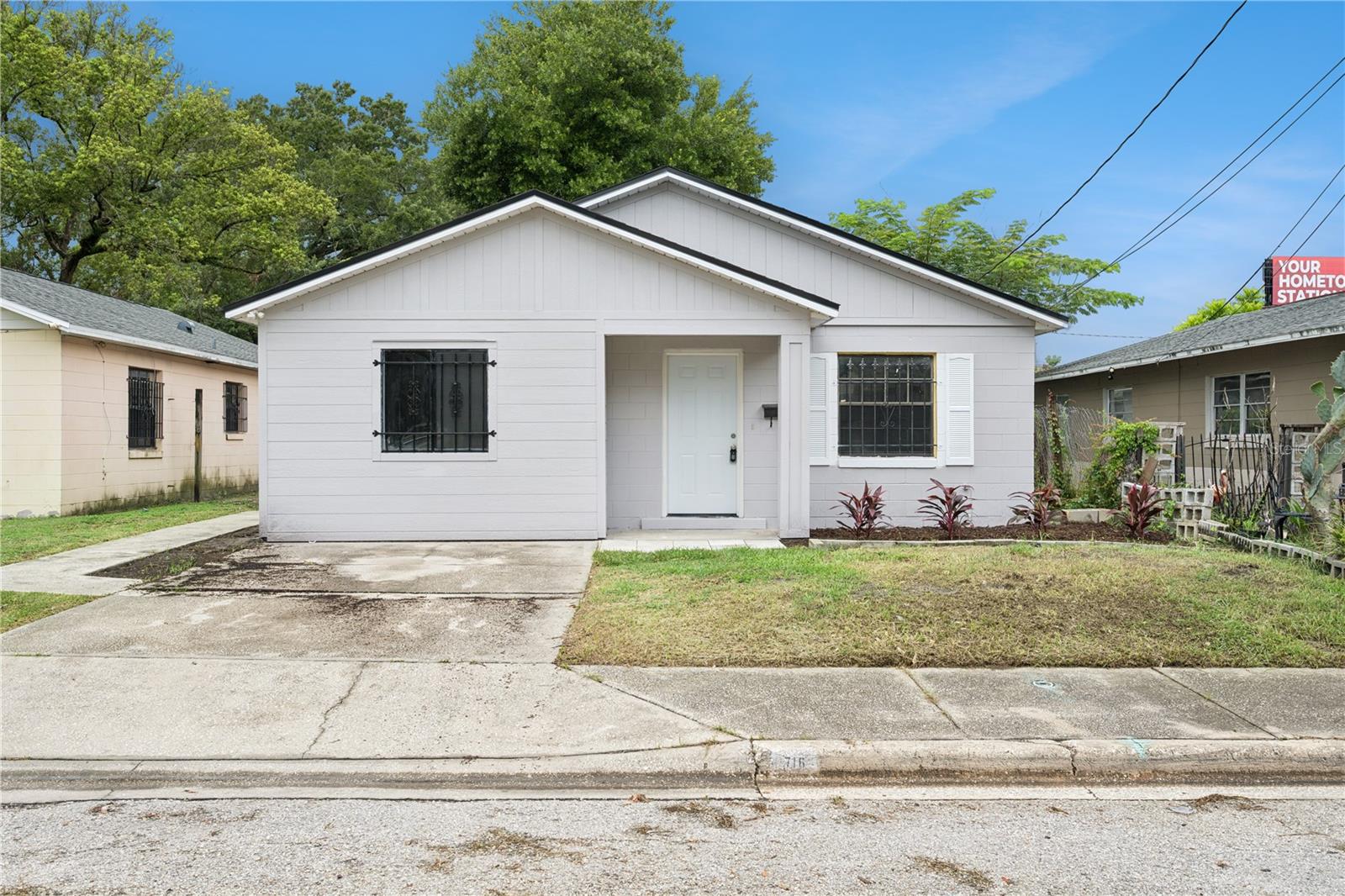 Single Family Residence in ORLANDO, FL - Daniel Dourado