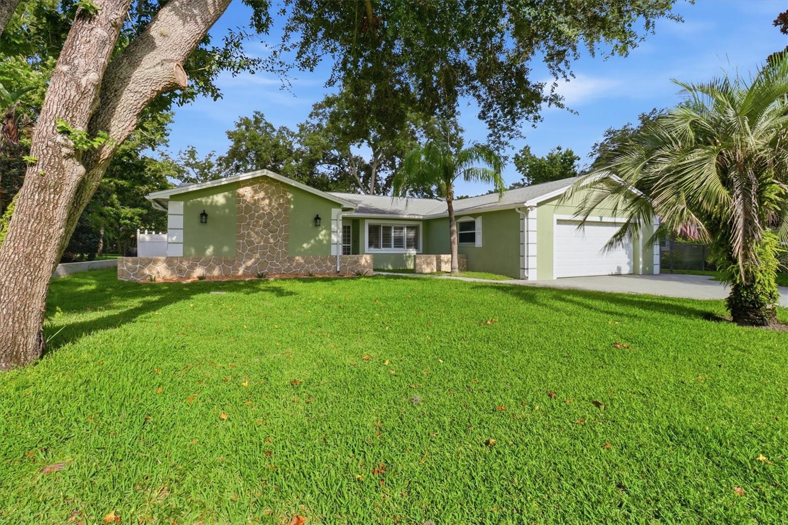 Single Family Residence in ALTAMONTE SPRINGS, FL - Daniel Dourado