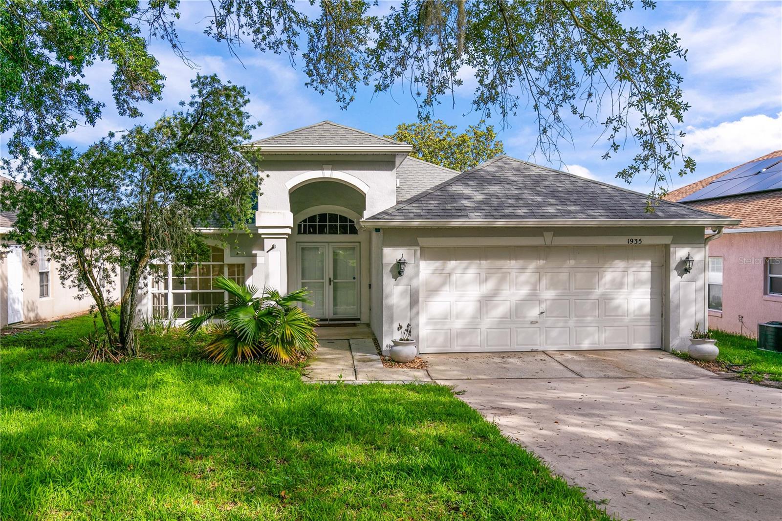 Single Family Residence in ORLANDO, FL - Daniel Dourado