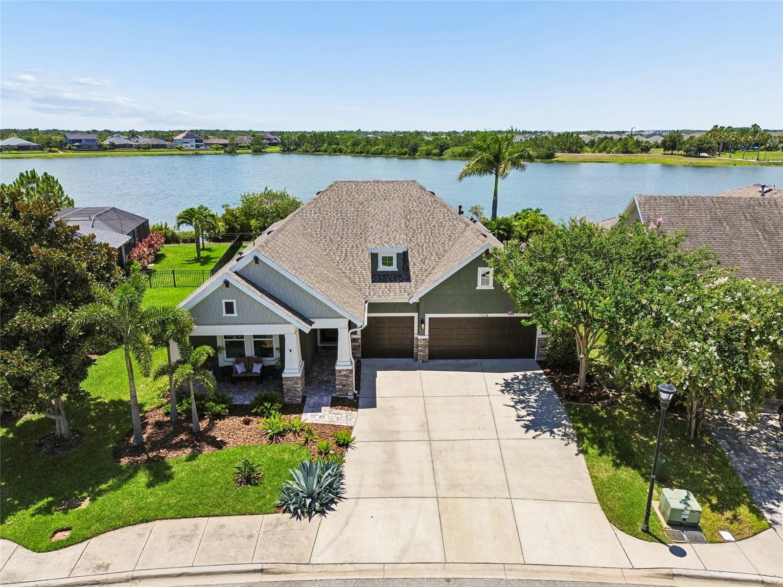 Single Family Residence in APOLLO BEACH, FL - Daniel Dourado