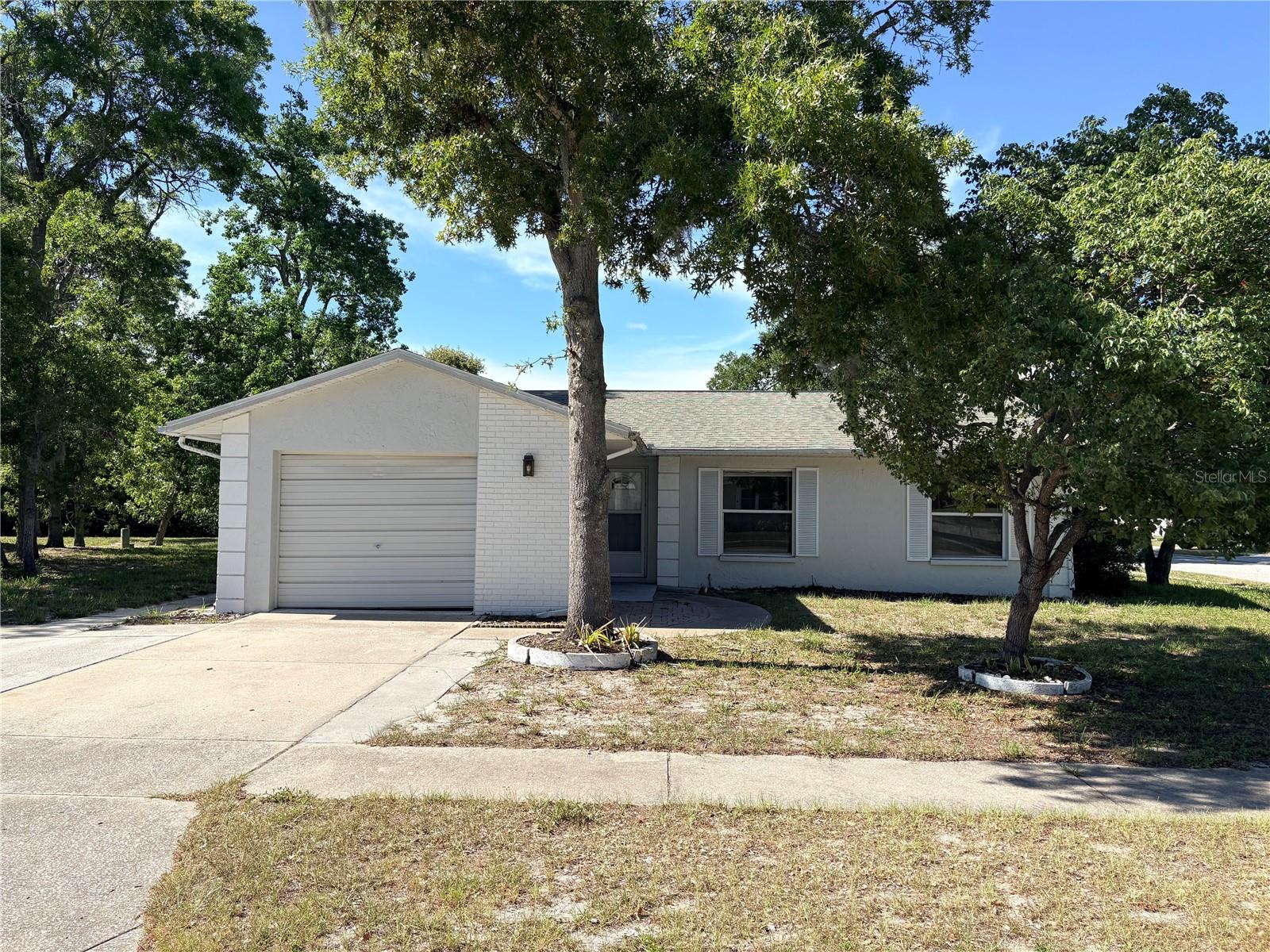 Single Family Residence in HUDSON, FL - Daniel Dourado