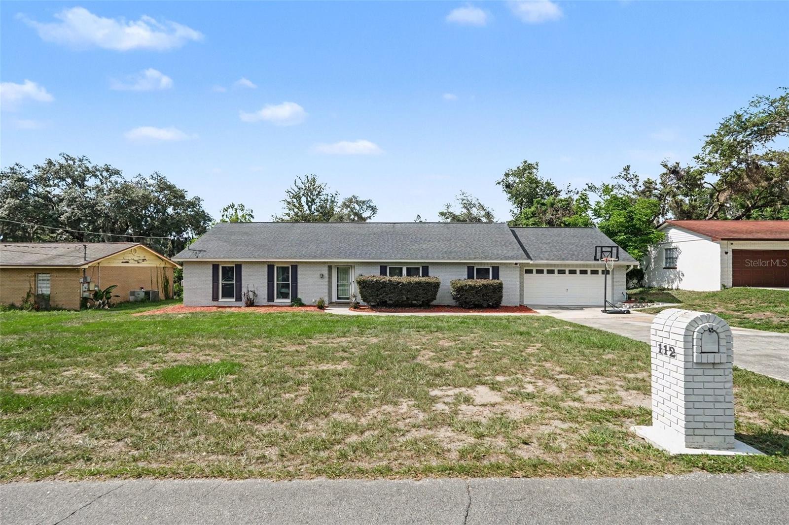 Single Family Residence in BRANDON, FL - Daniel Dourado
