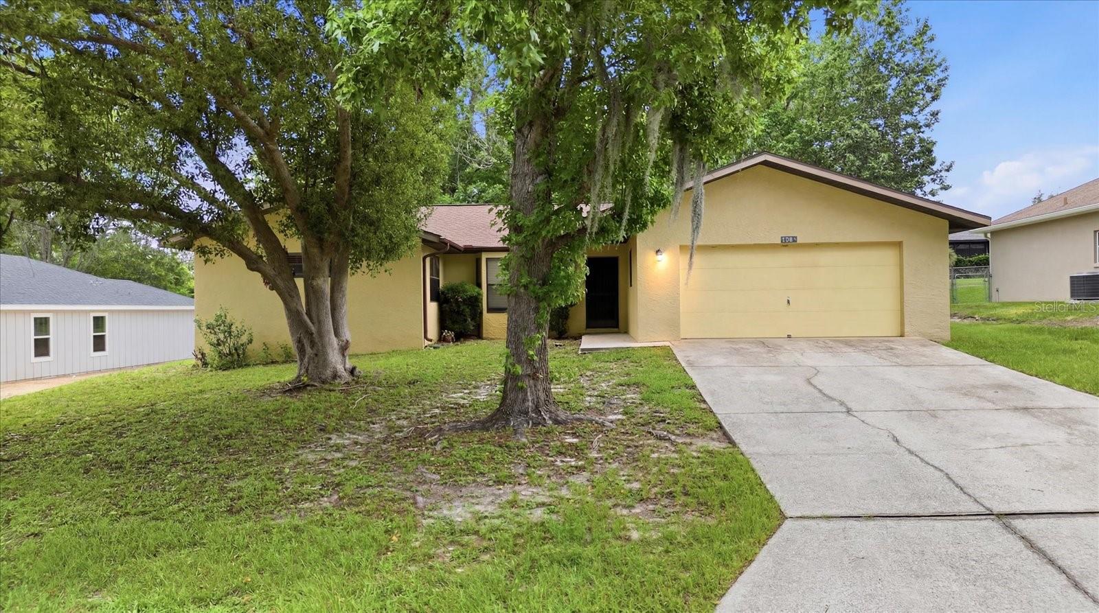Single Family Residence in LECANTO, FL - Daniel Dourado