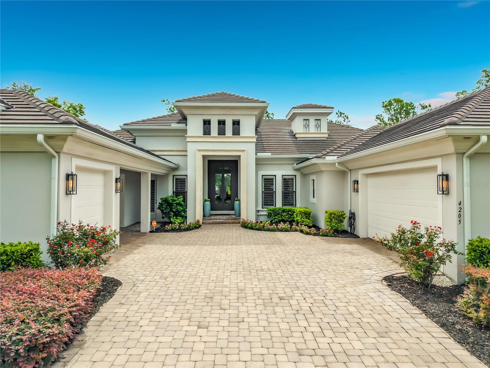 Single Family Residence in WINDERMERE, FL - Daniel Dourado