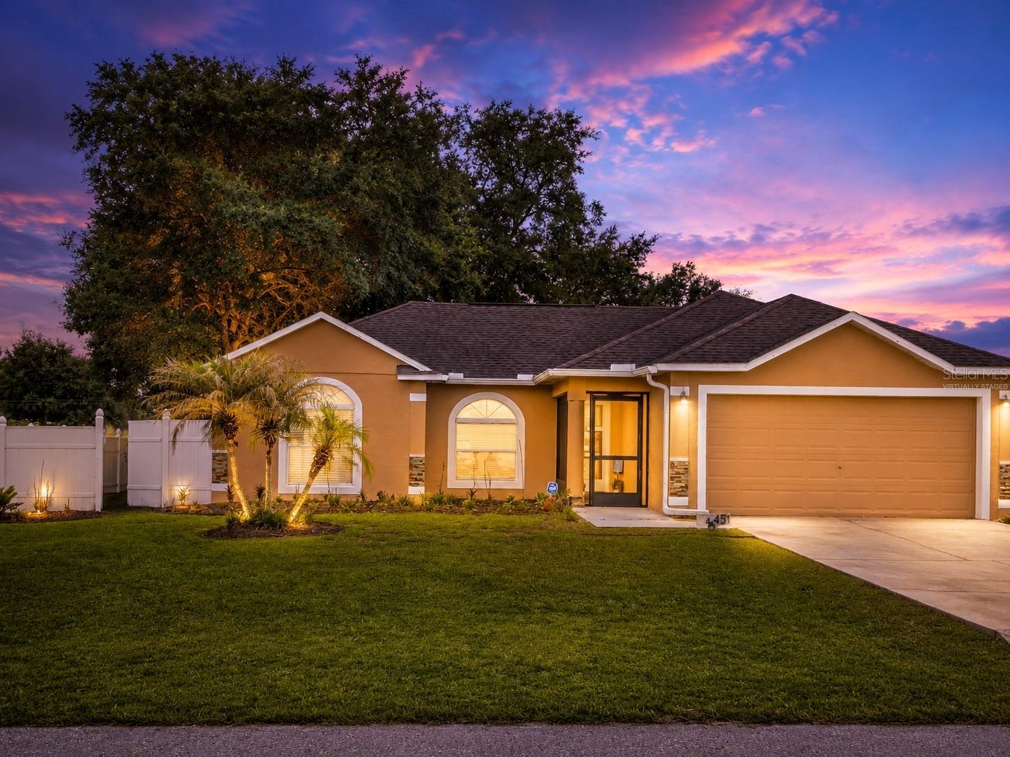 Single Family Residence em POINCIANA, FL - Daniel Dourado