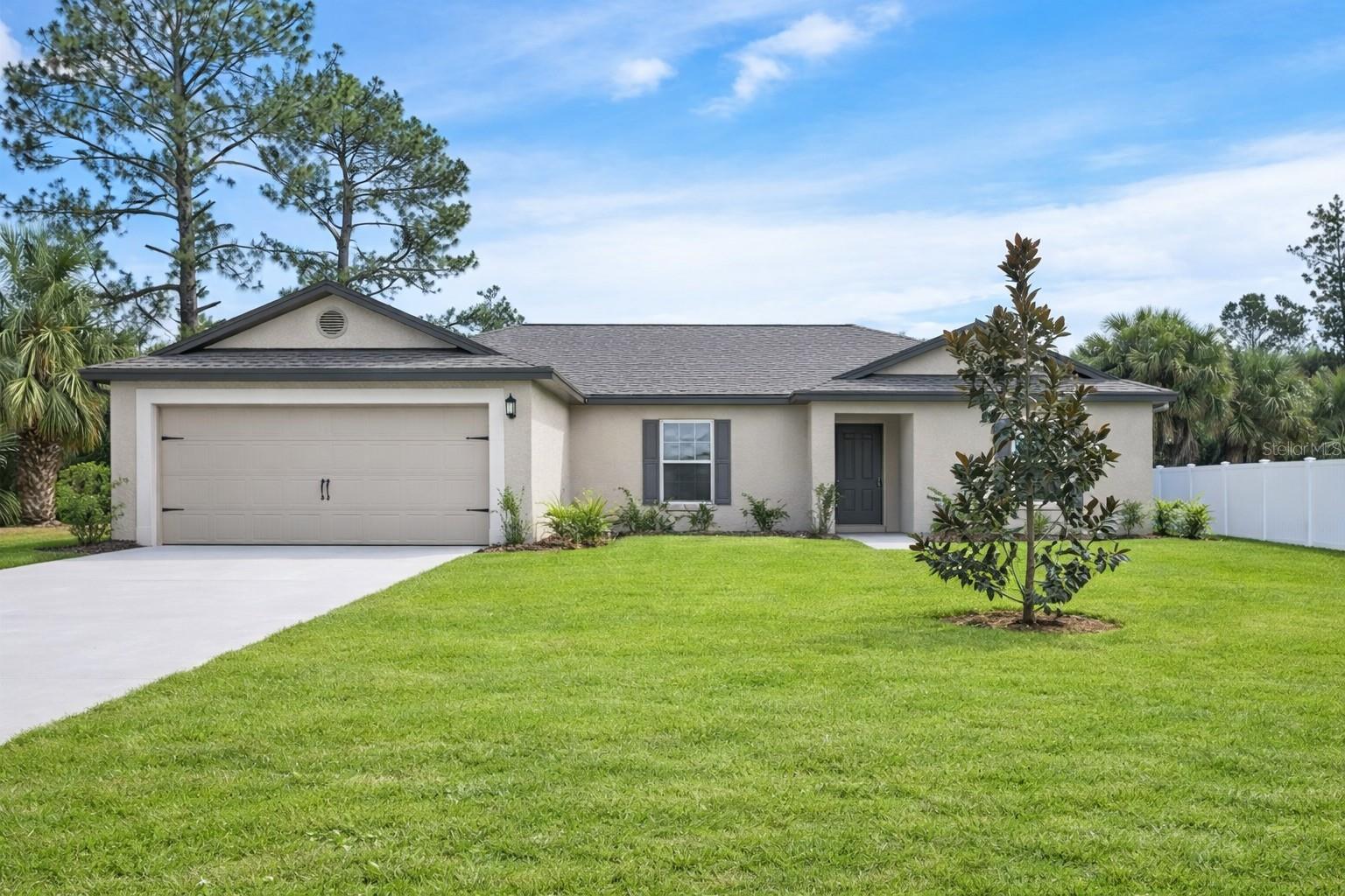 Single Family Residence in PALM COAST, FL - Daniel Dourado