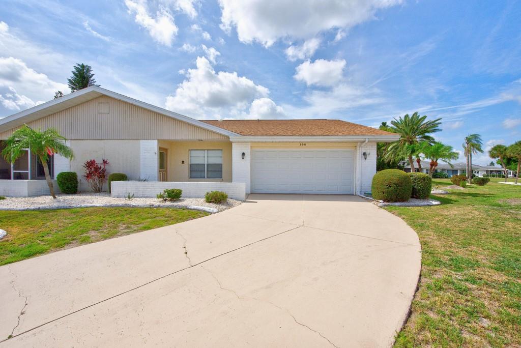 Single Family Residence em SUN CITY CENTER, FL - Daniel Dourado