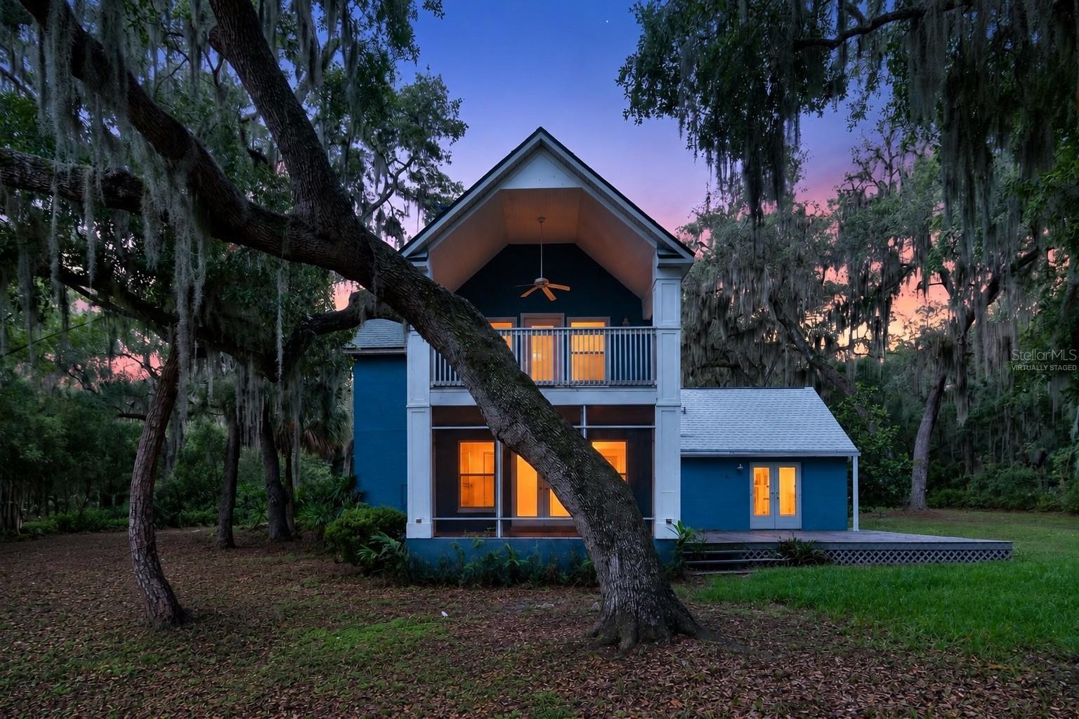 Single Family Residence in HAWTHORNE, FL - Daniel Dourado