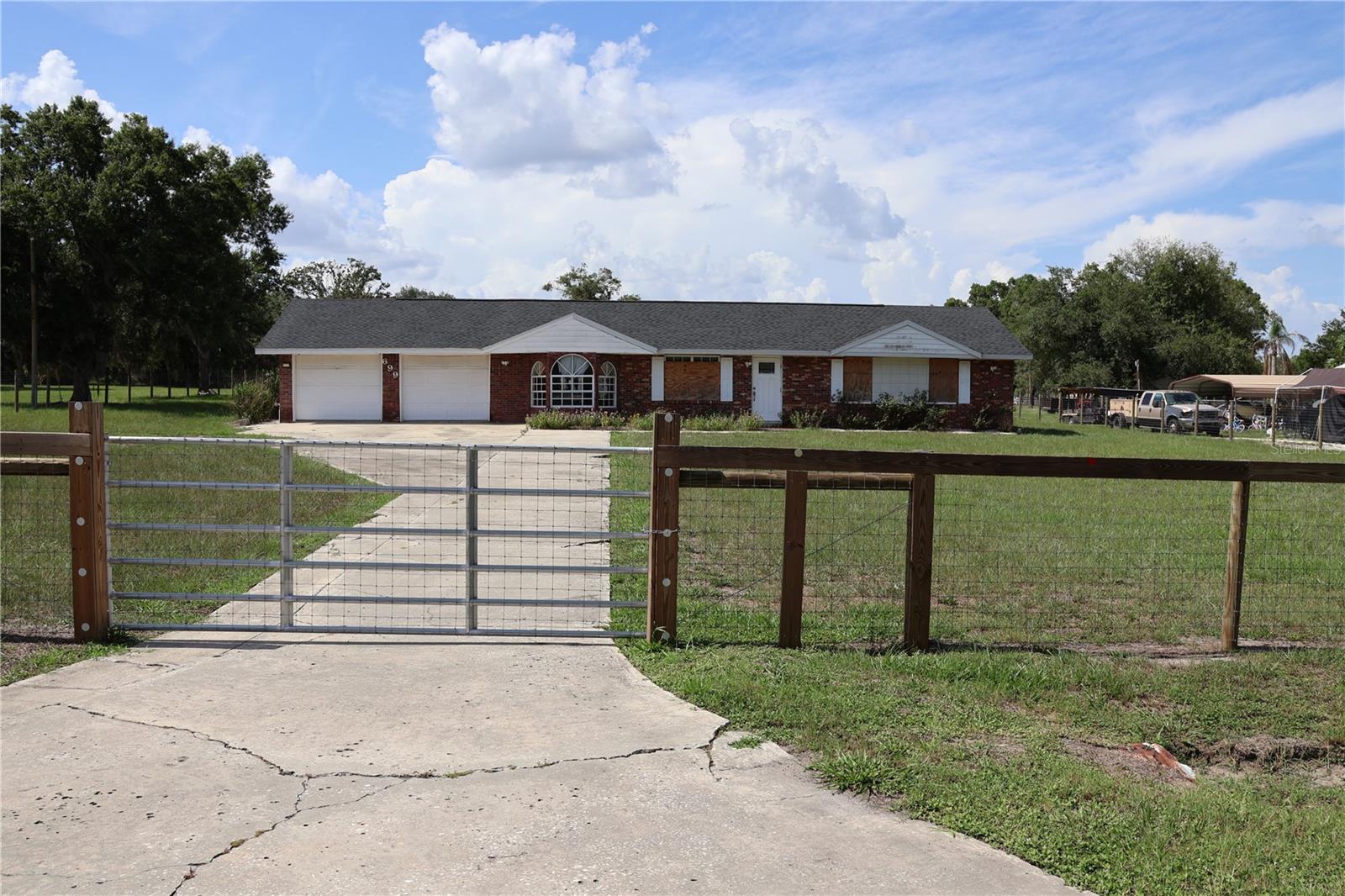 Single Family Residence in WAUCHULA, FL - Daniel Dourado