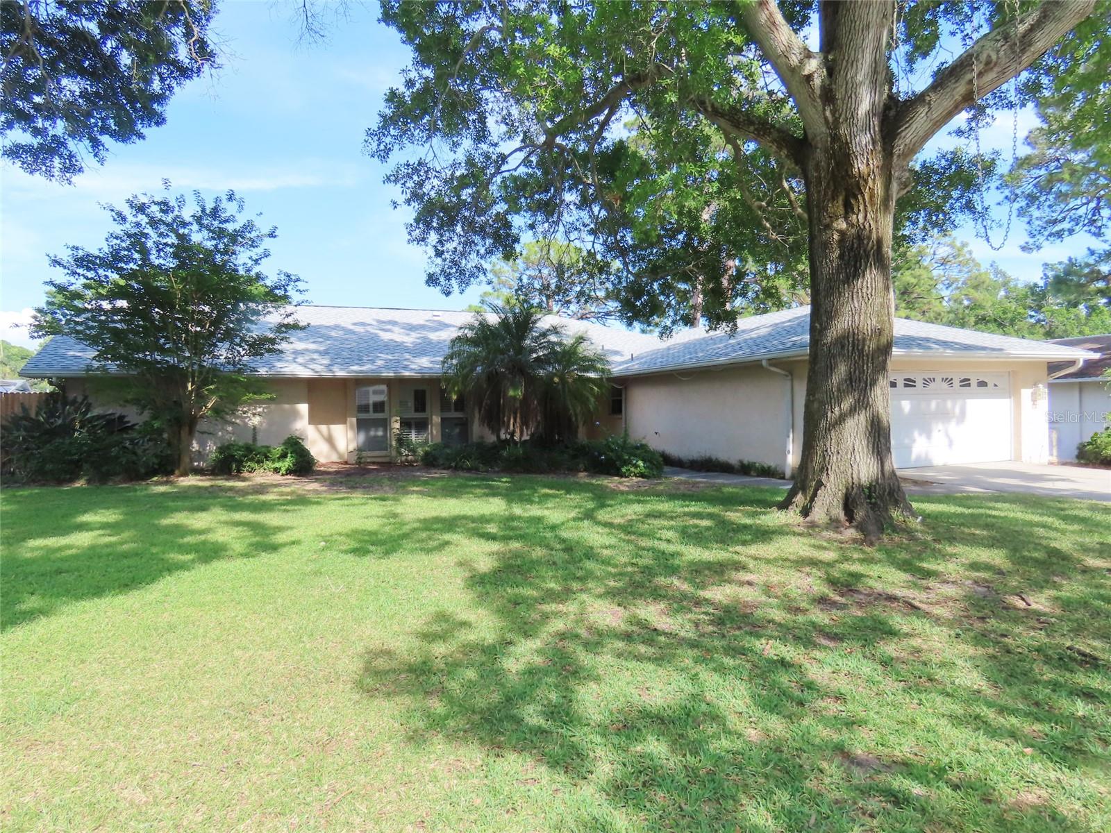 Single Family Residence em SEMINOLE, FL - Daniel Dourado
