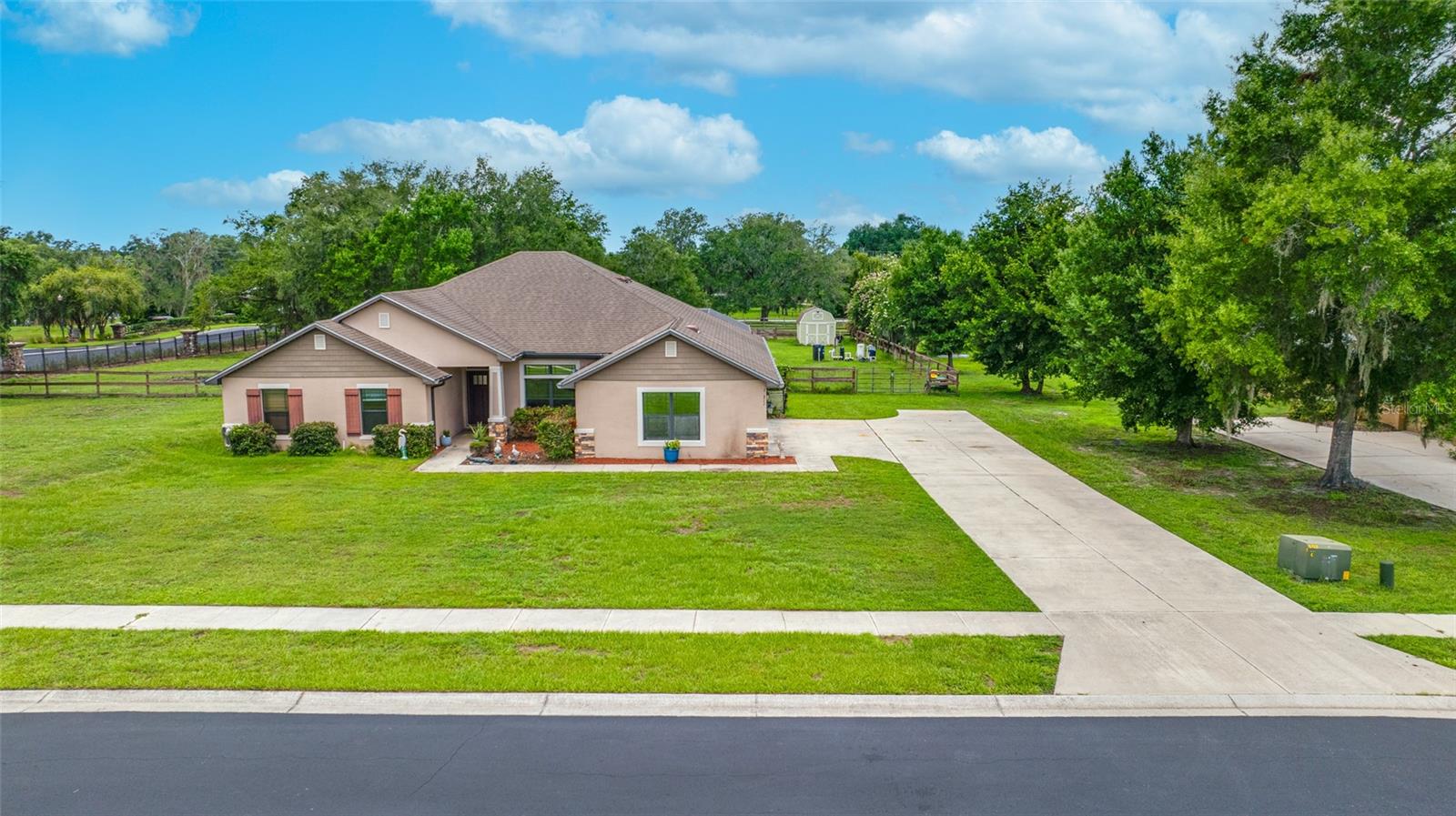Single Family Residence in DADE CITY, FL - Daniel Dourado