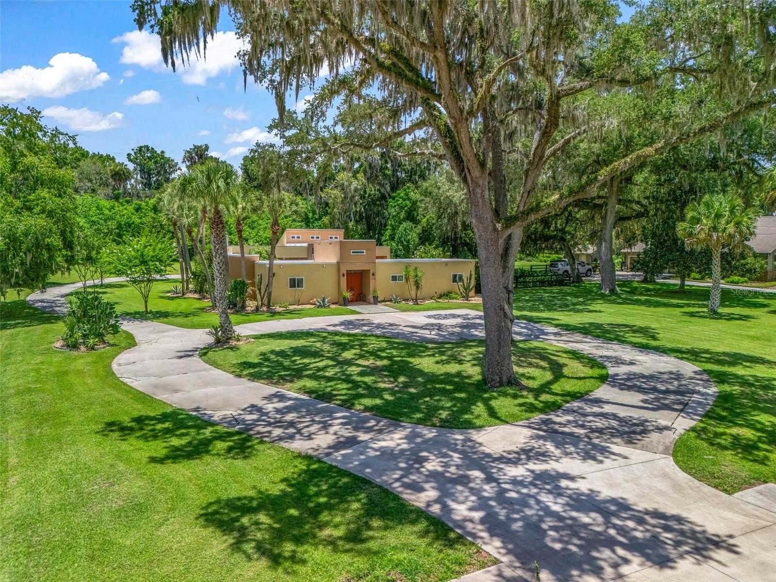 Single Family Residence in OCALA, FL - Daniel Dourado