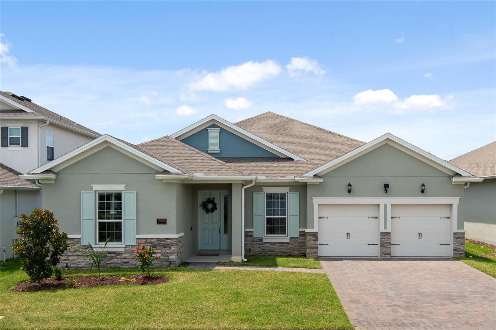 Single Family Residence in ORLANDO, FL - Daniel Dourado