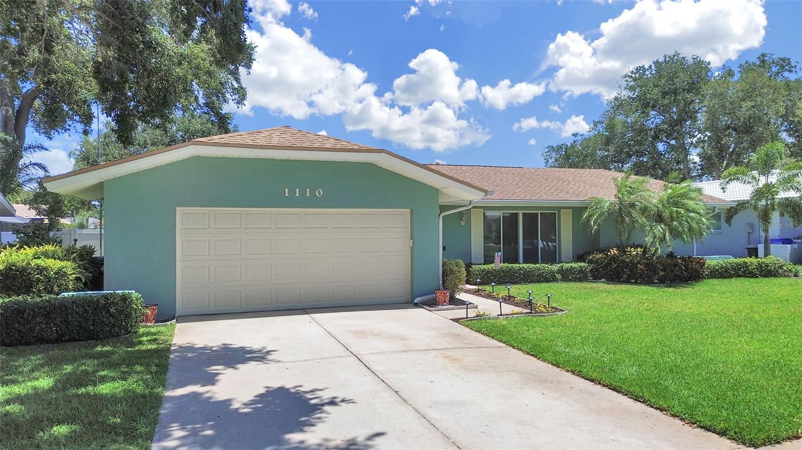 Single Family Residence em DUNEDIN, FL - Daniel Dourado
