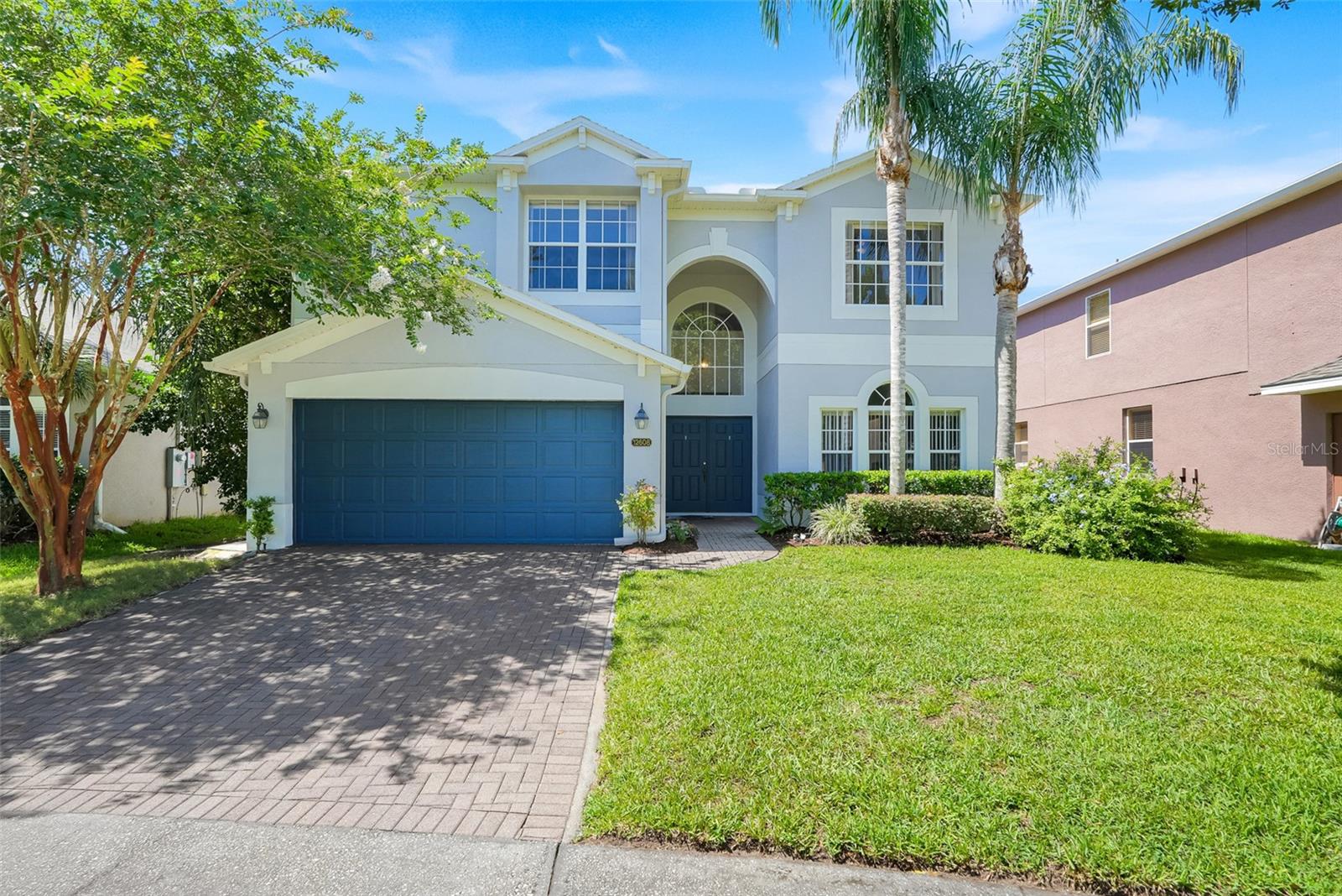 Single Family Residence in ORLANDO, FL - Daniel Dourado