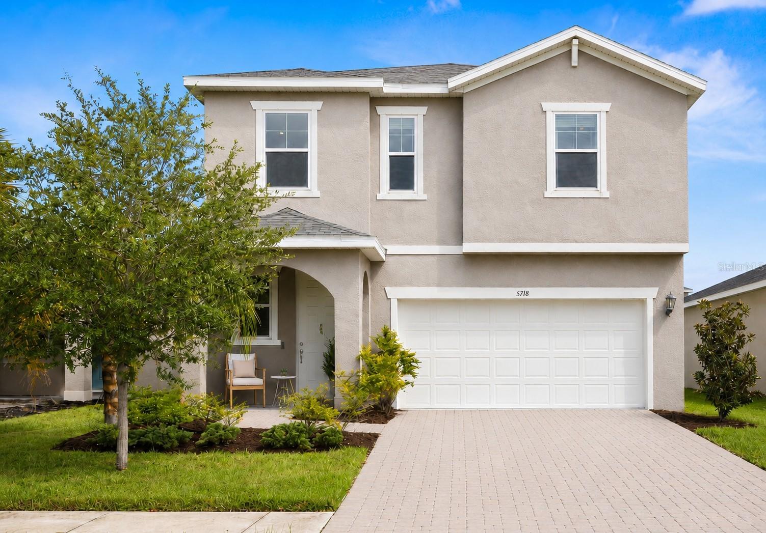Single Family Residence in PALMETTO, FL - Daniel Dourado