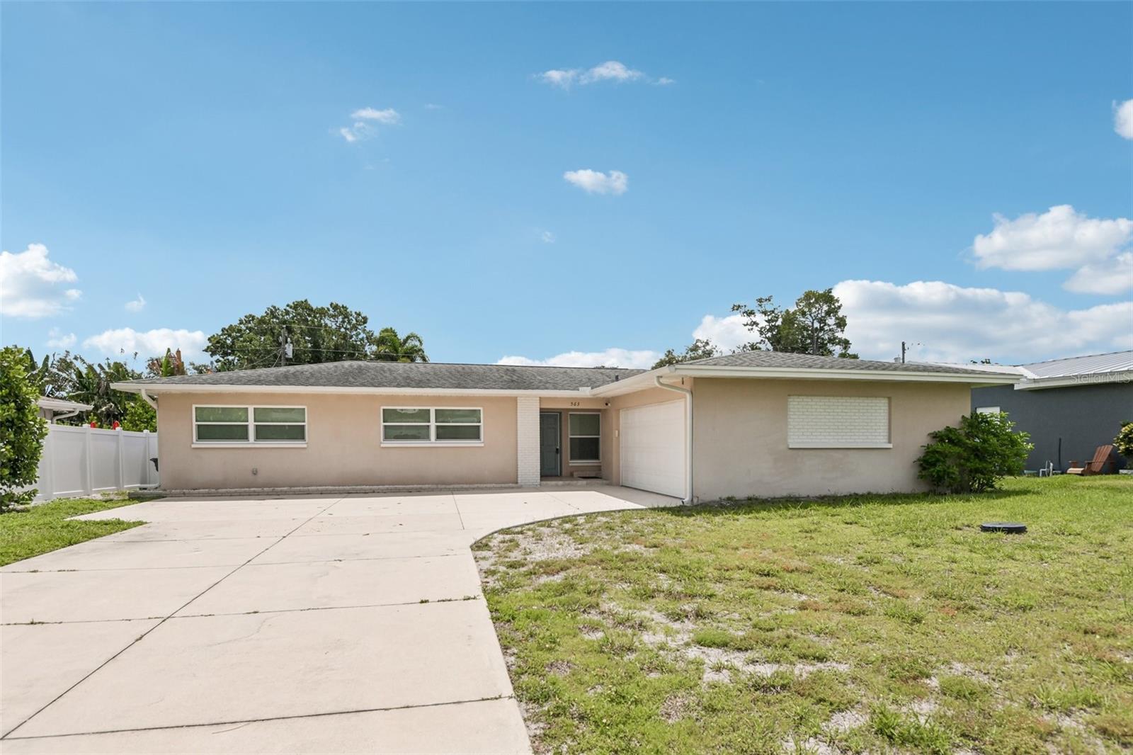 Single Family Residence in LARGO, FL - Daniel Dourado