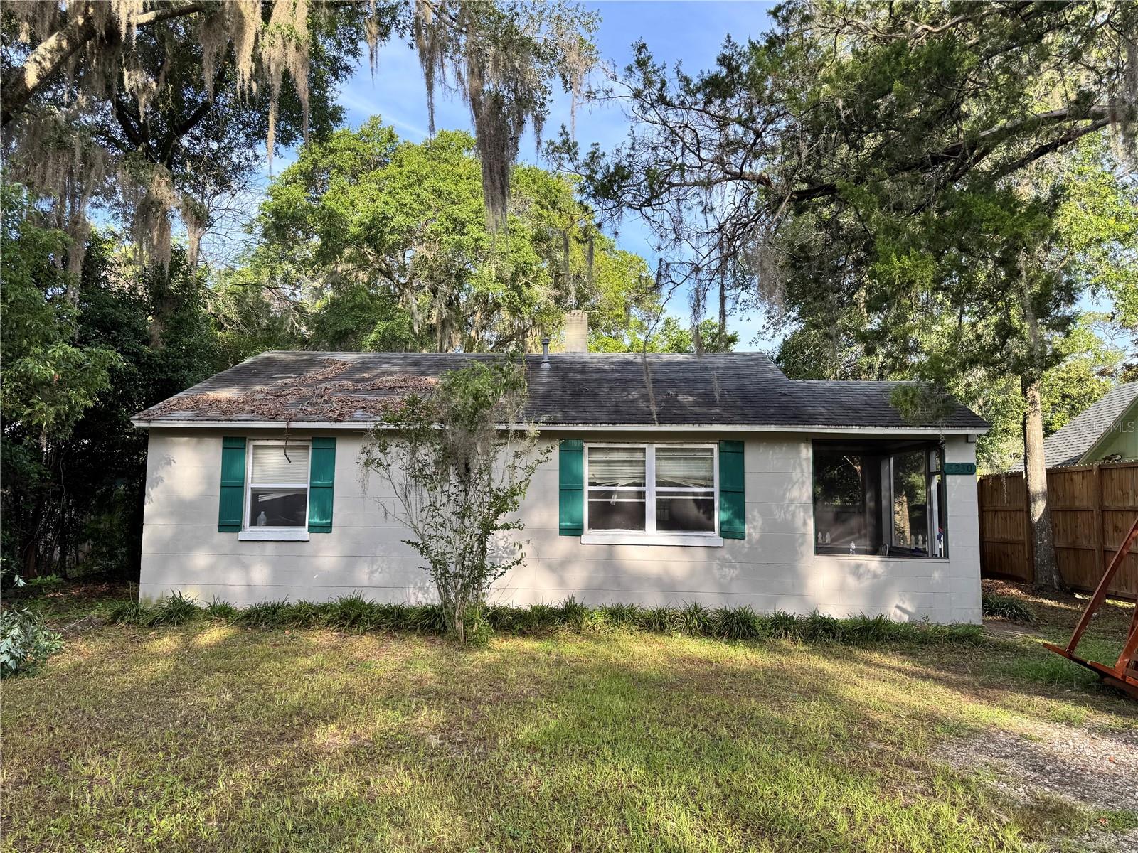 Single Family Residence in GAINESVILLE, FL - Daniel Dourado