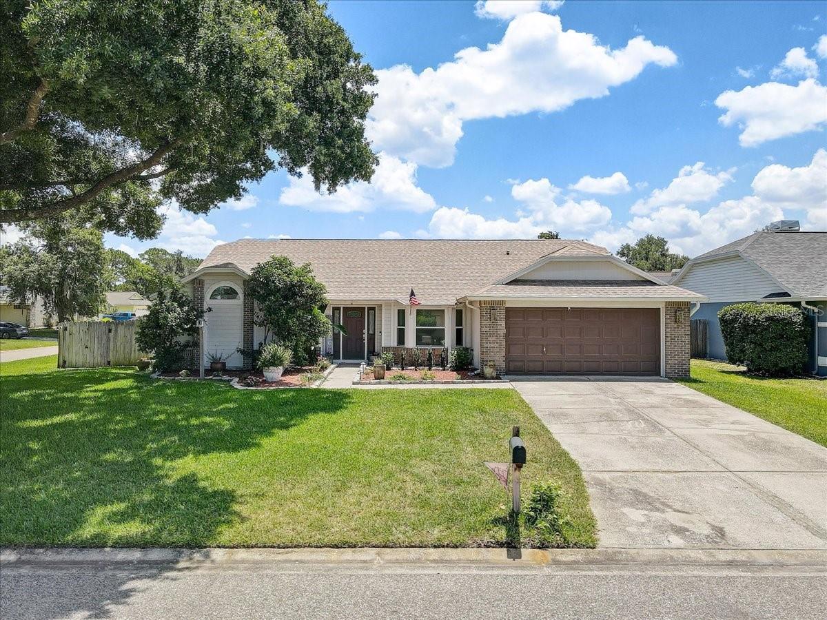Single Family Residence in PLANT CITY, FL - Daniel Dourado