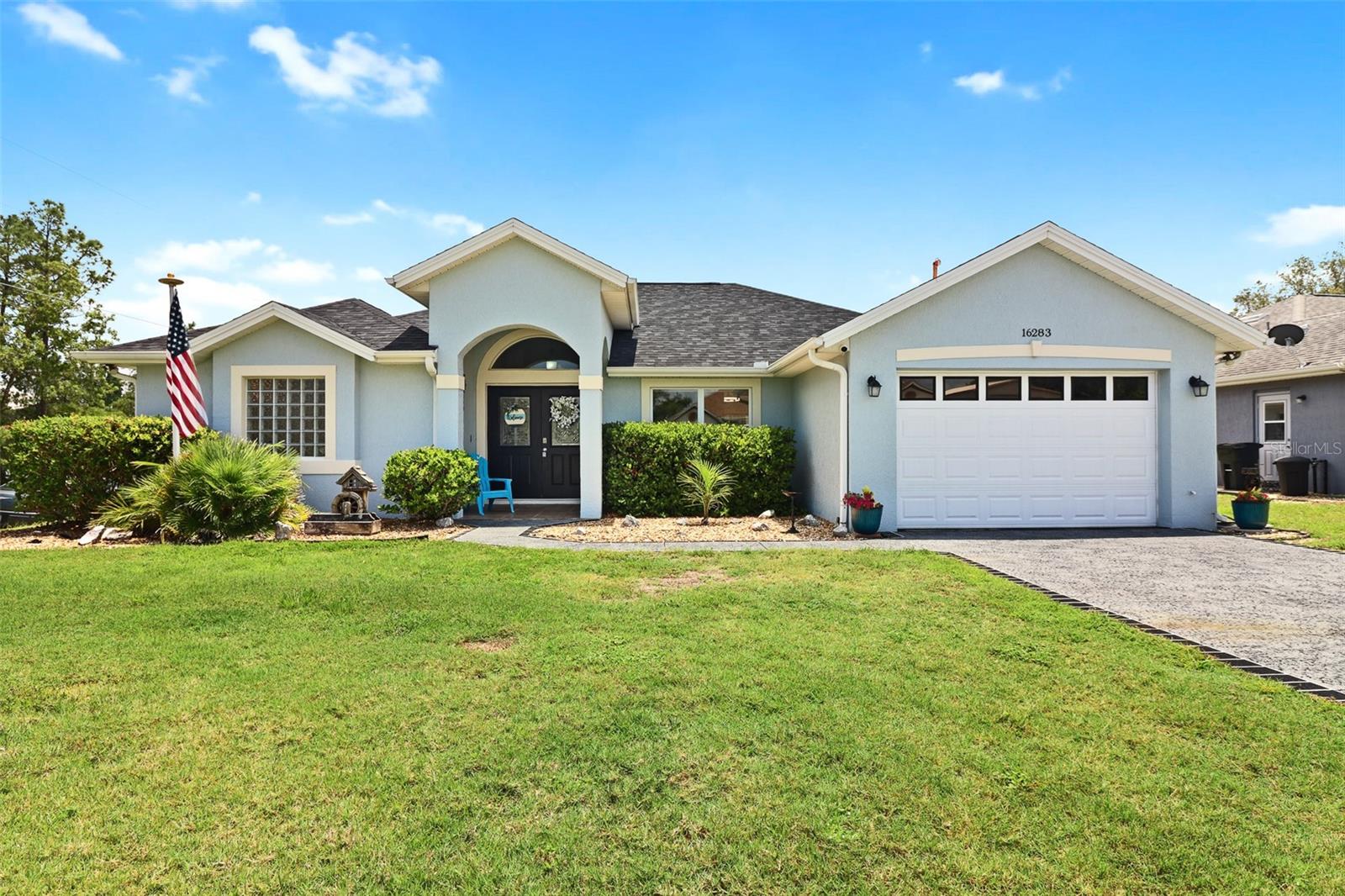Single Family Residence in SUMMERFIELD, FL - Daniel Dourado