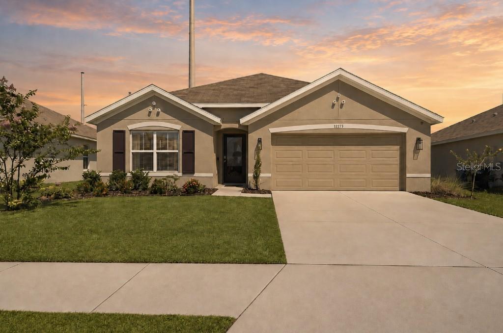 Single Family Residence in PARRISH, FL - Daniel Dourado