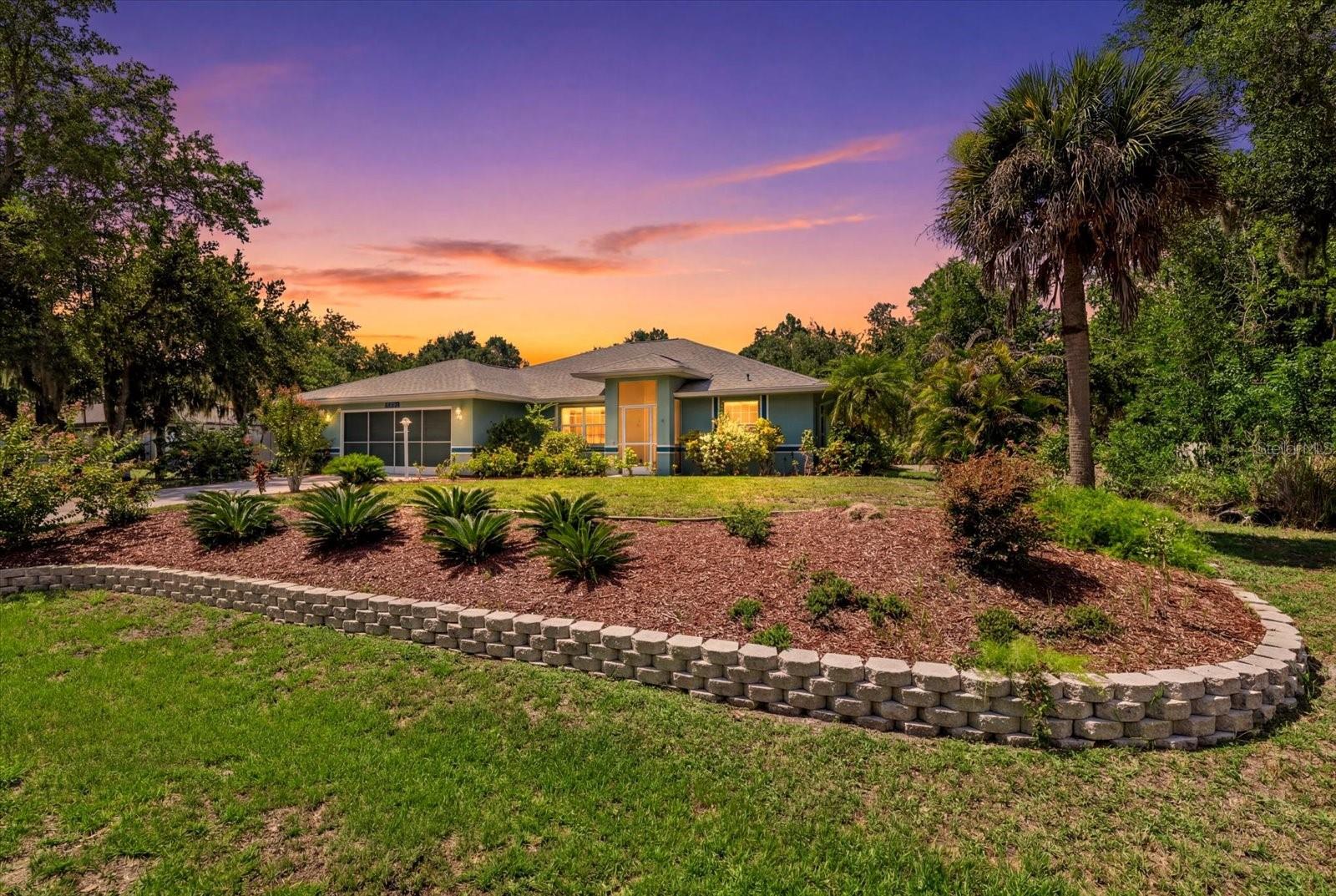 Single Family Residence em PORT CHARLOTTE, FL - Daniel Dourado