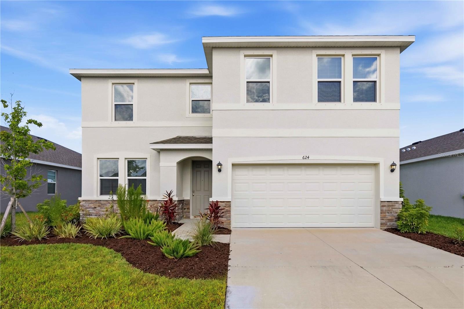 Single Family Residence in BRADENTON, FL - Daniel Dourado