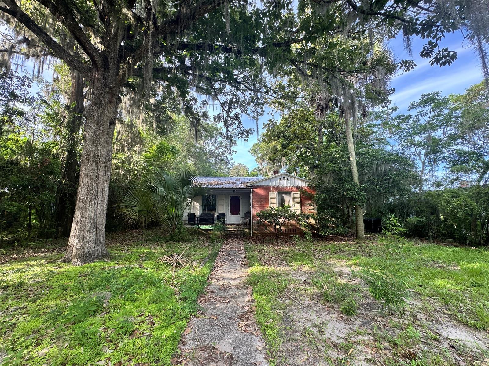 Single Family Residence in GAINESVILLE, FL - Daniel Dourado