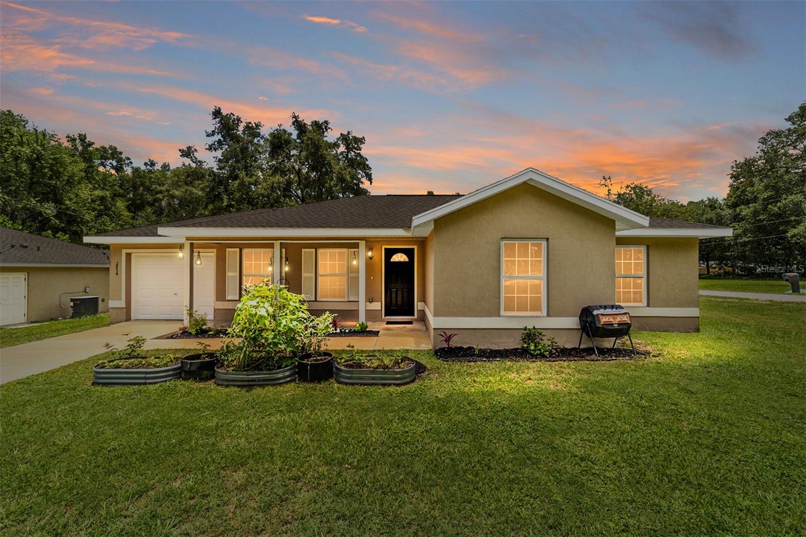 Single Family Residence in SUMMERFIELD, FL - Daniel Dourado