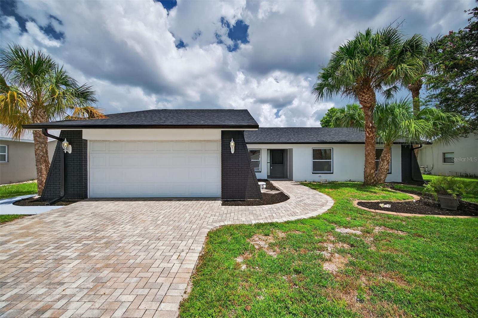 Single Family Residence in HUDSON, FL - Daniel Dourado