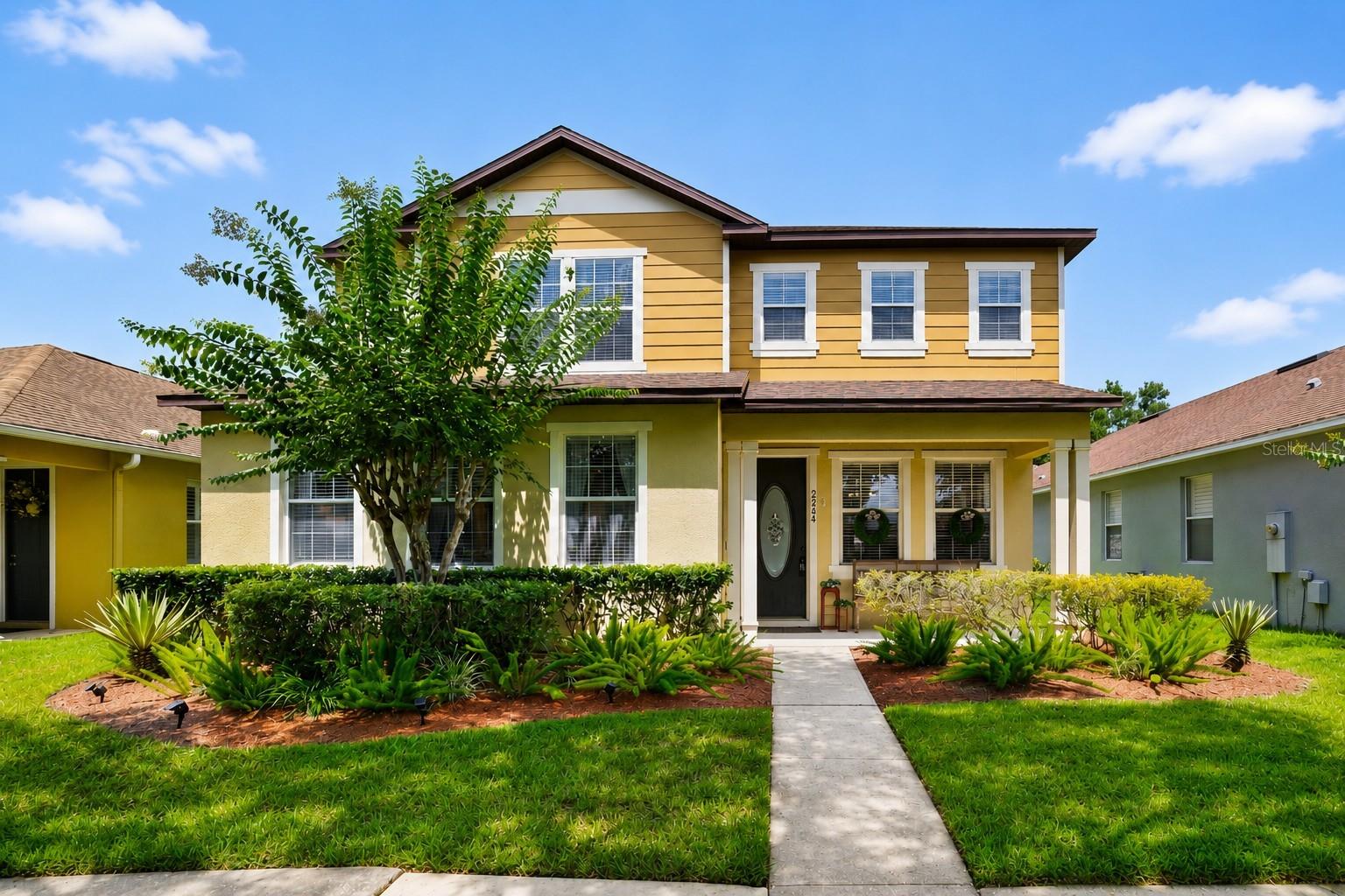 Single Family Residence in ORLANDO, FL - Daniel Dourado