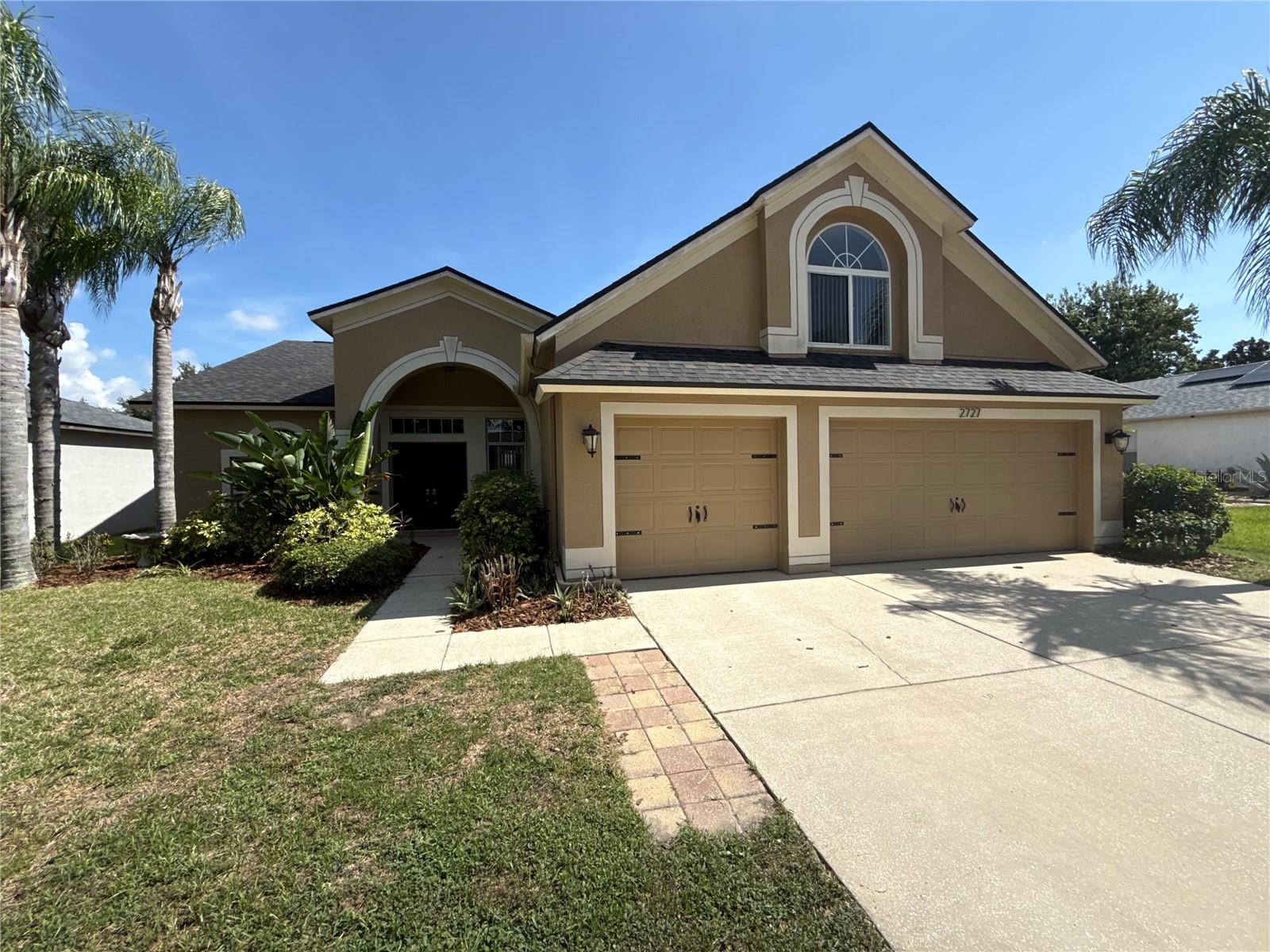 Single Family Residence in VALRICO, FL - Daniel Dourado