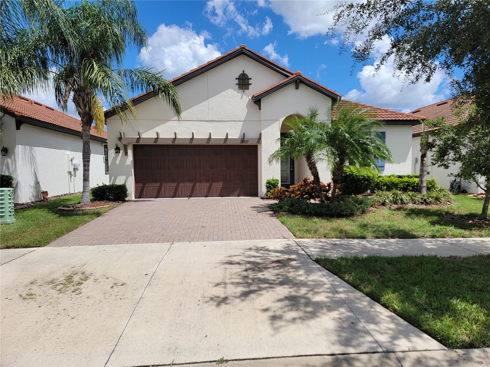 Single Family Residence in WIMAUMA, FL - Daniel Dourado
