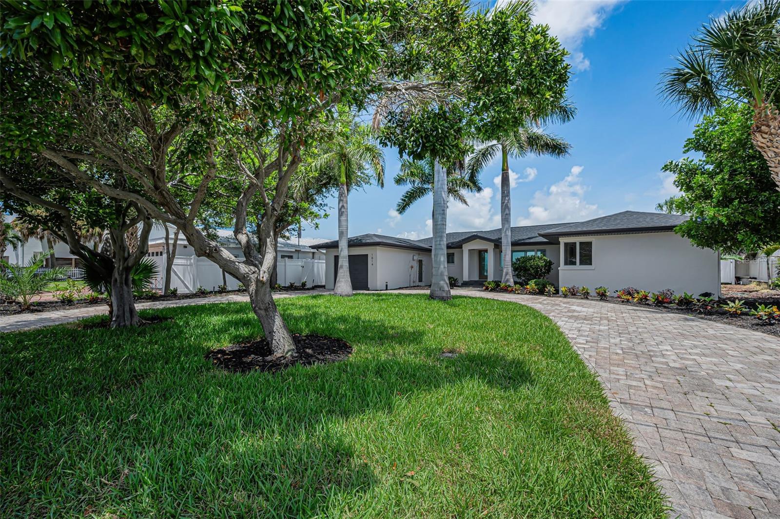 Single Family Residence em ST PETE BEACH, FL - Daniel Dourado